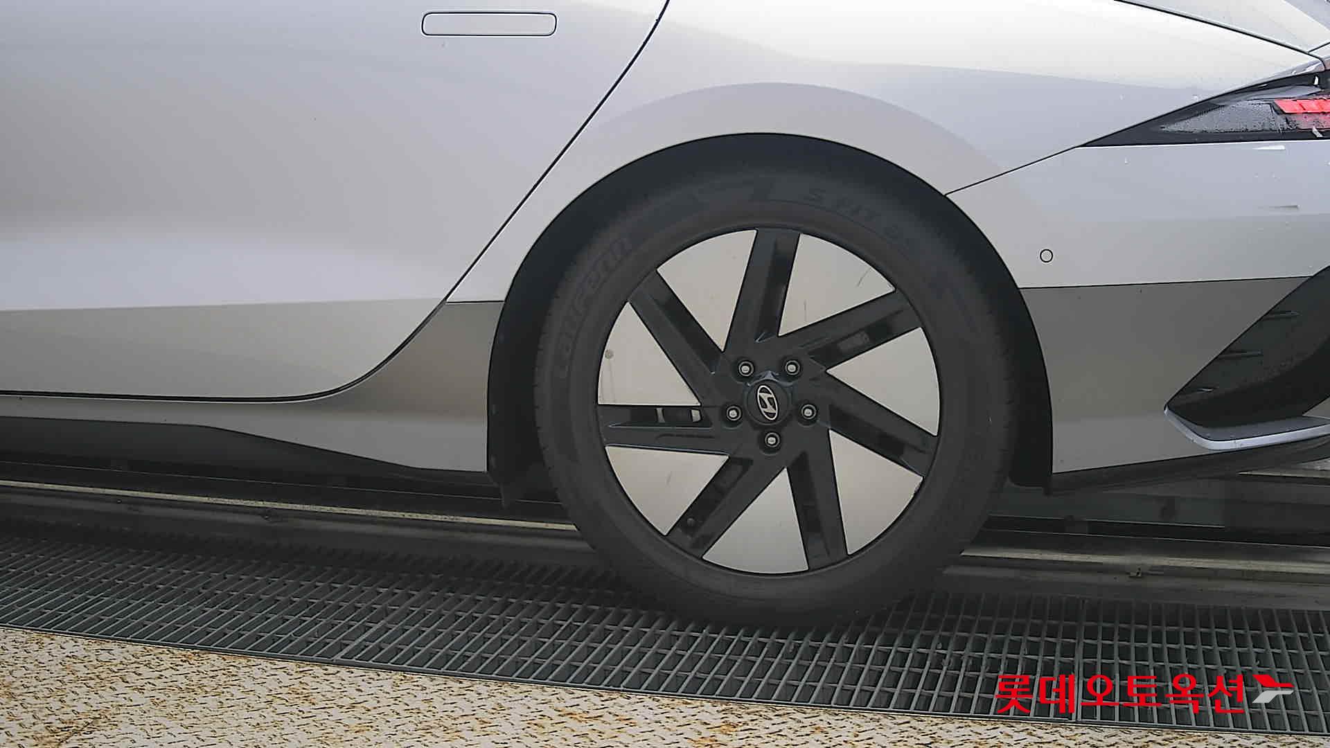 2023 - hyundai ioniq