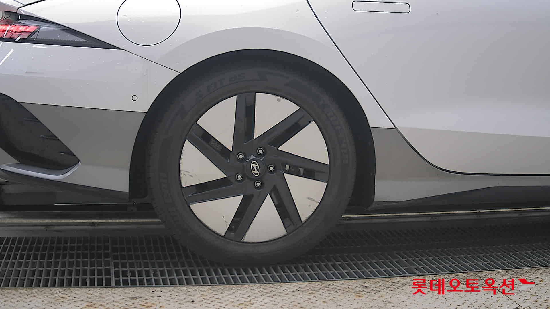 2023 - hyundai ioniq
