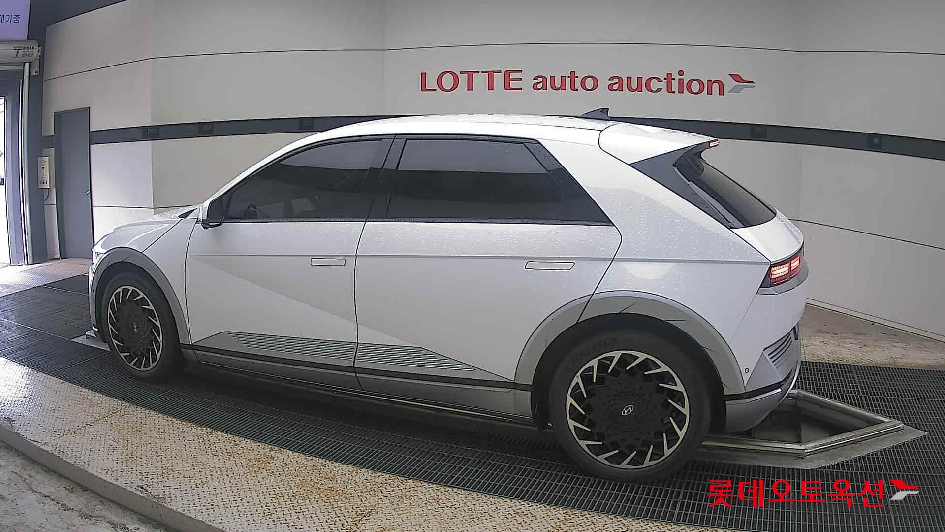 2022 - hyundai ioniq