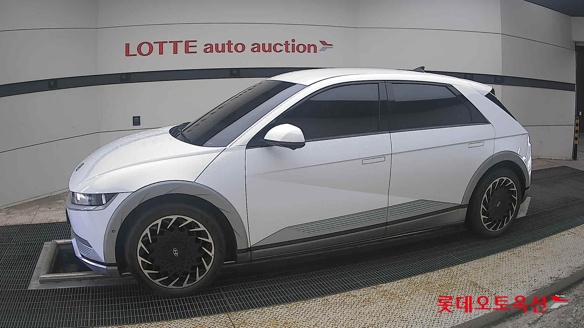 2022 - hyundai ioniq