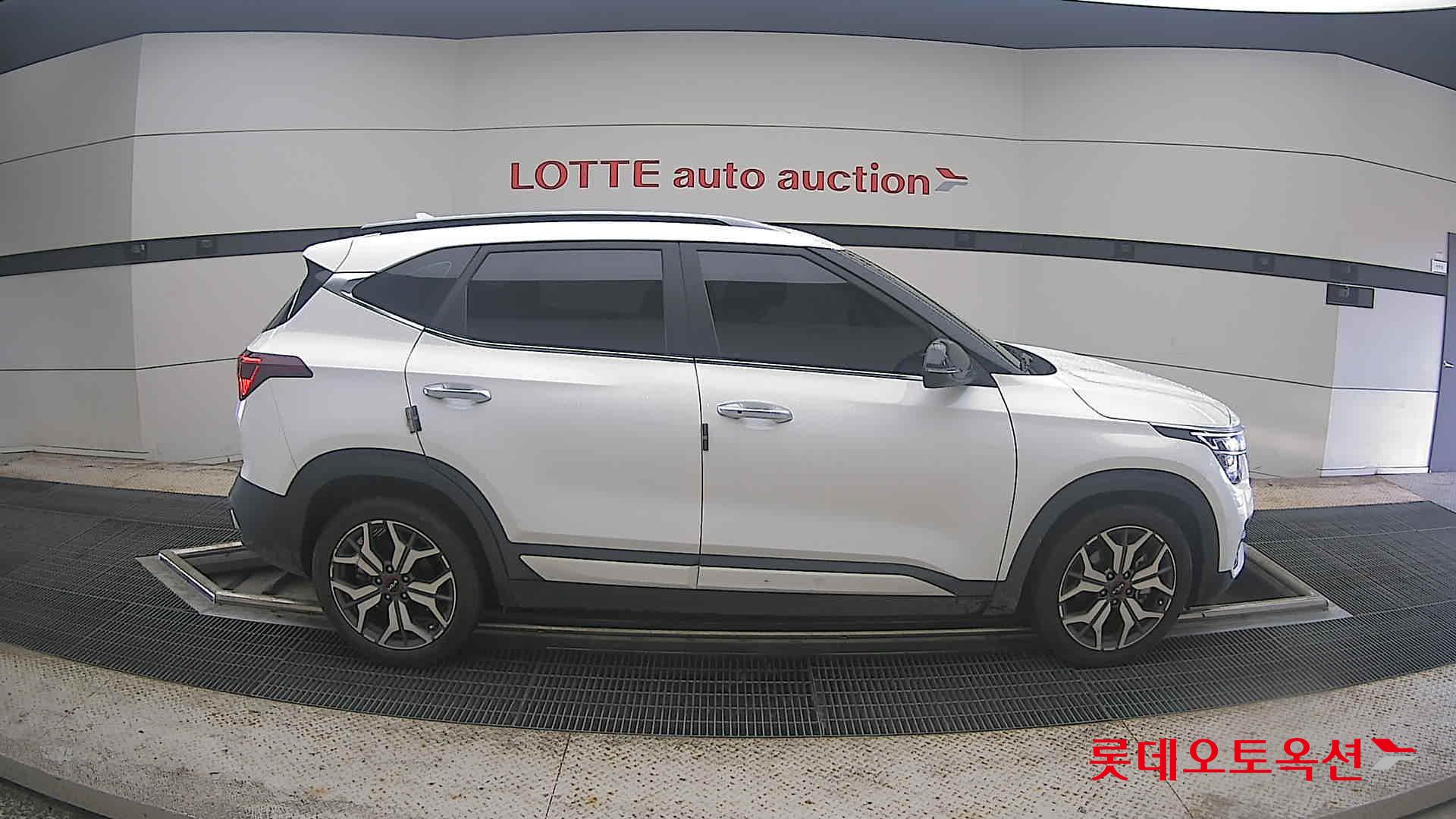 2023 - kia seltos