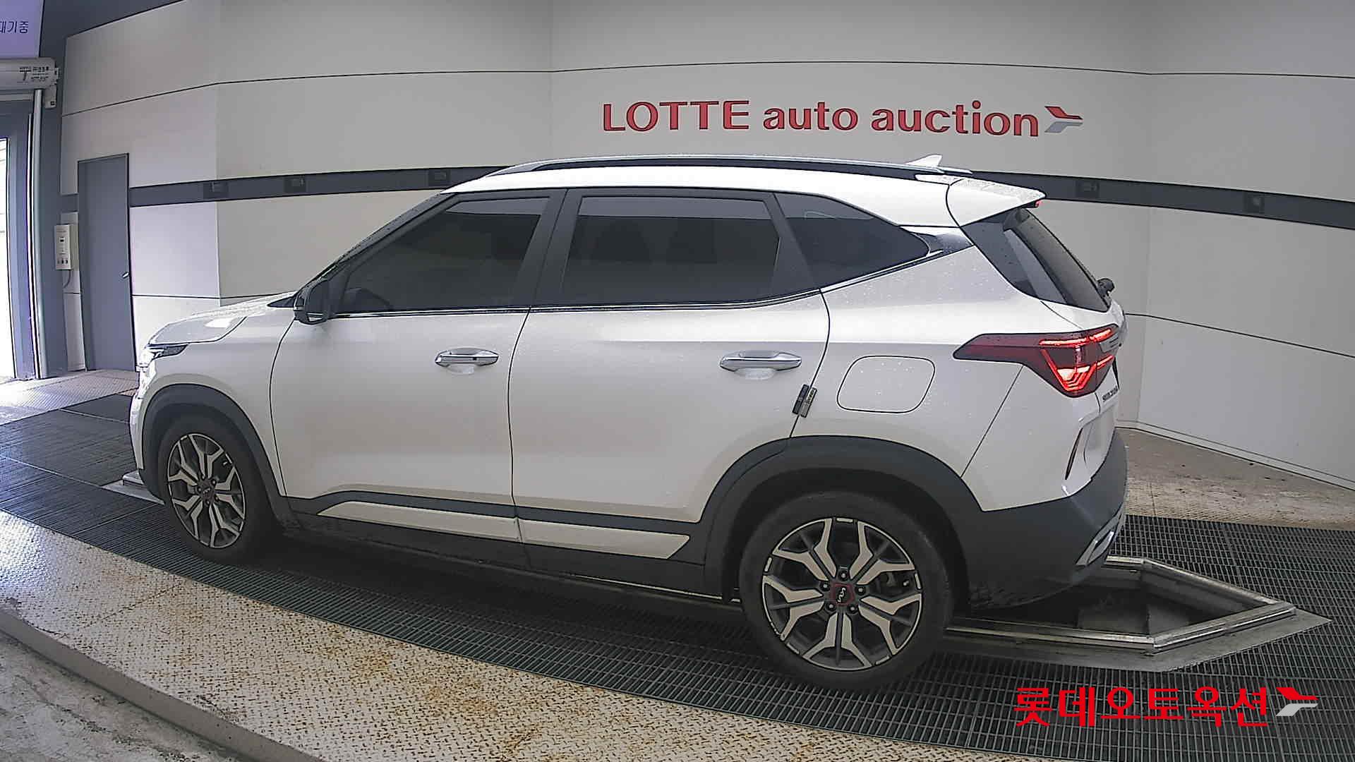 2023 - kia seltos
