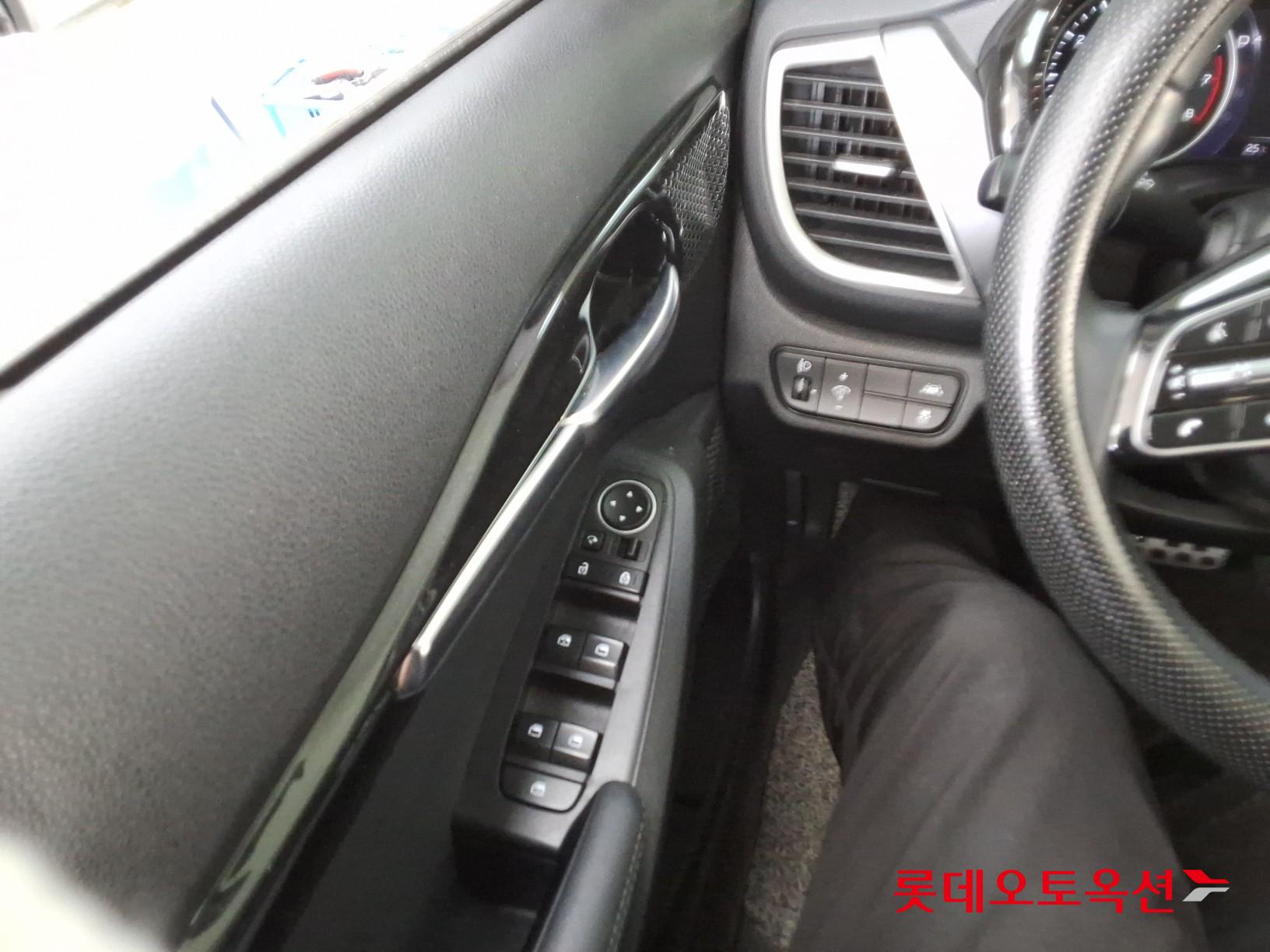 2023 - kia seltos
