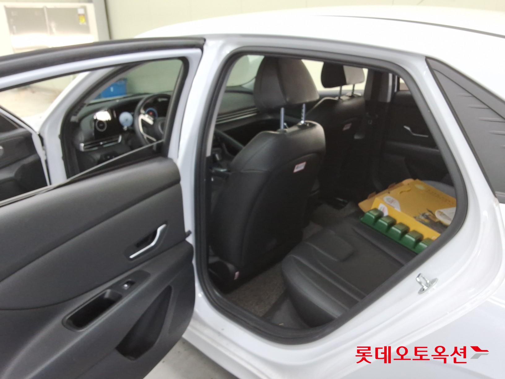 2021 - hyundai avante