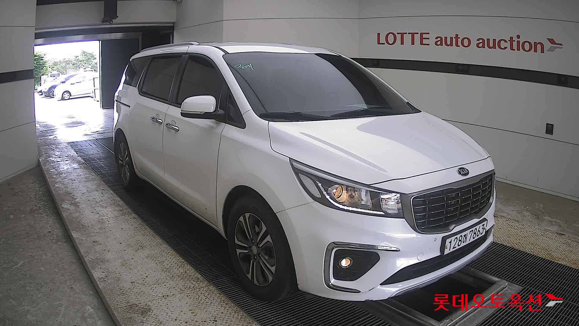 2020 - kia carnival