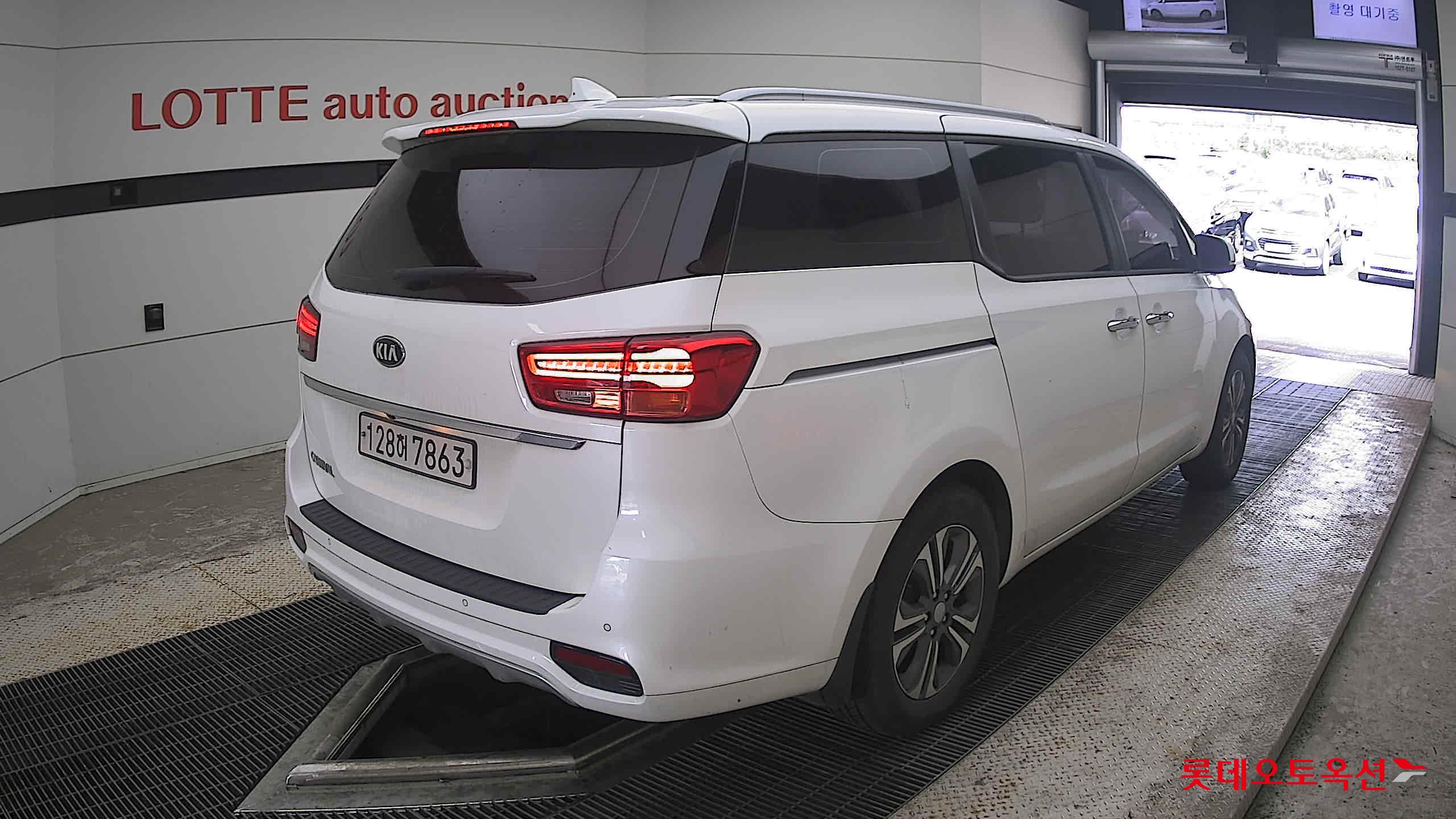 2020 - kia carnival