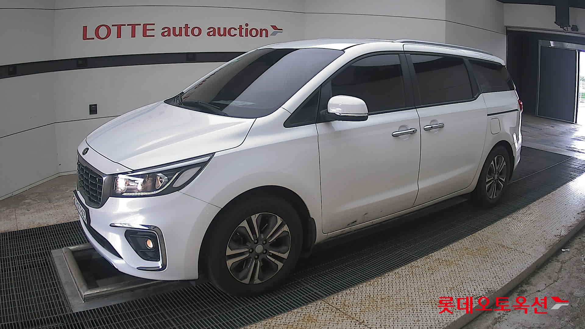 2020 - kia carnival