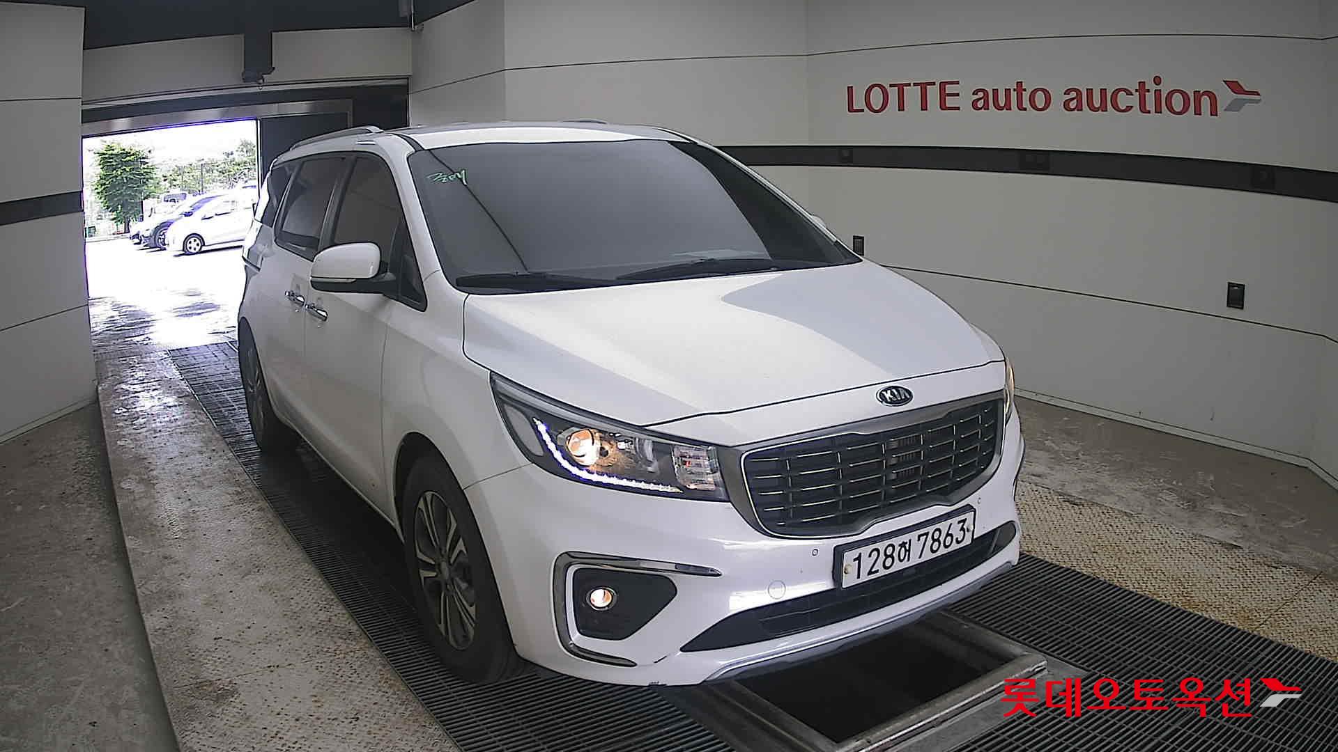 2020 - kia carnival