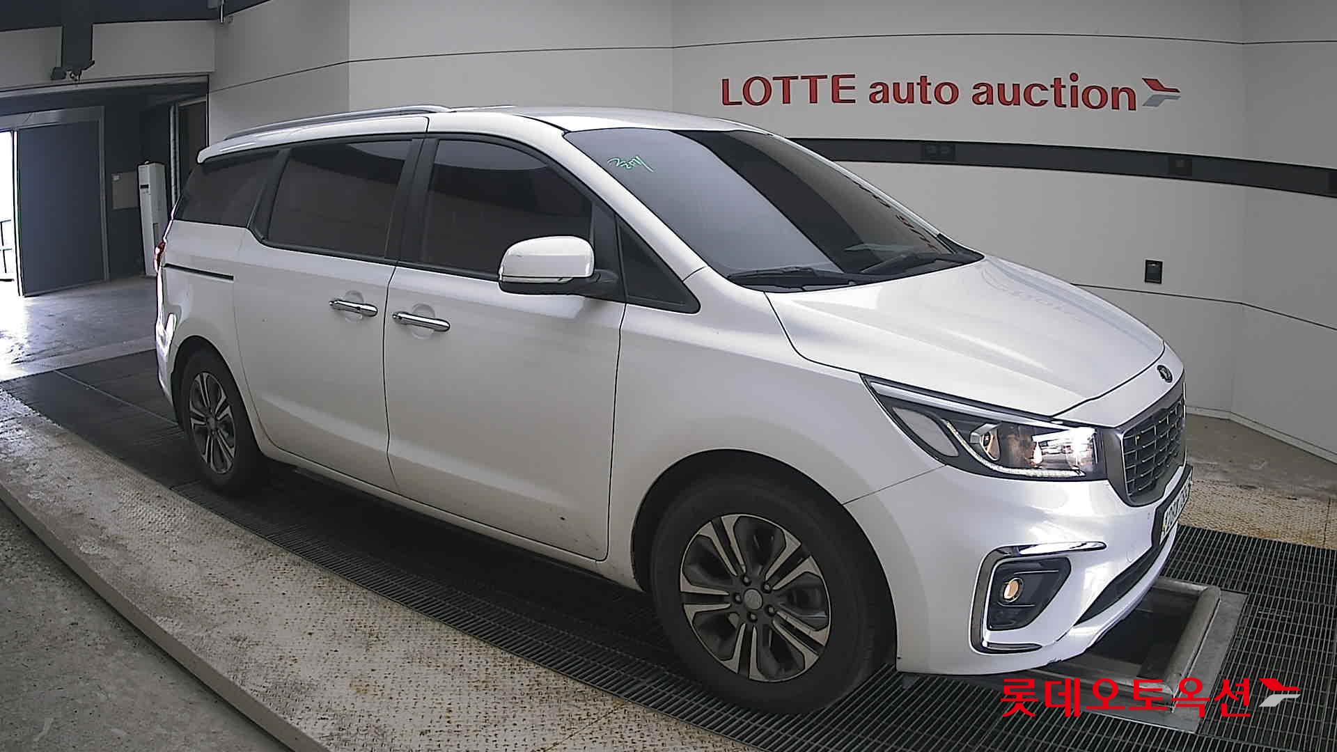 2020 - kia carnival