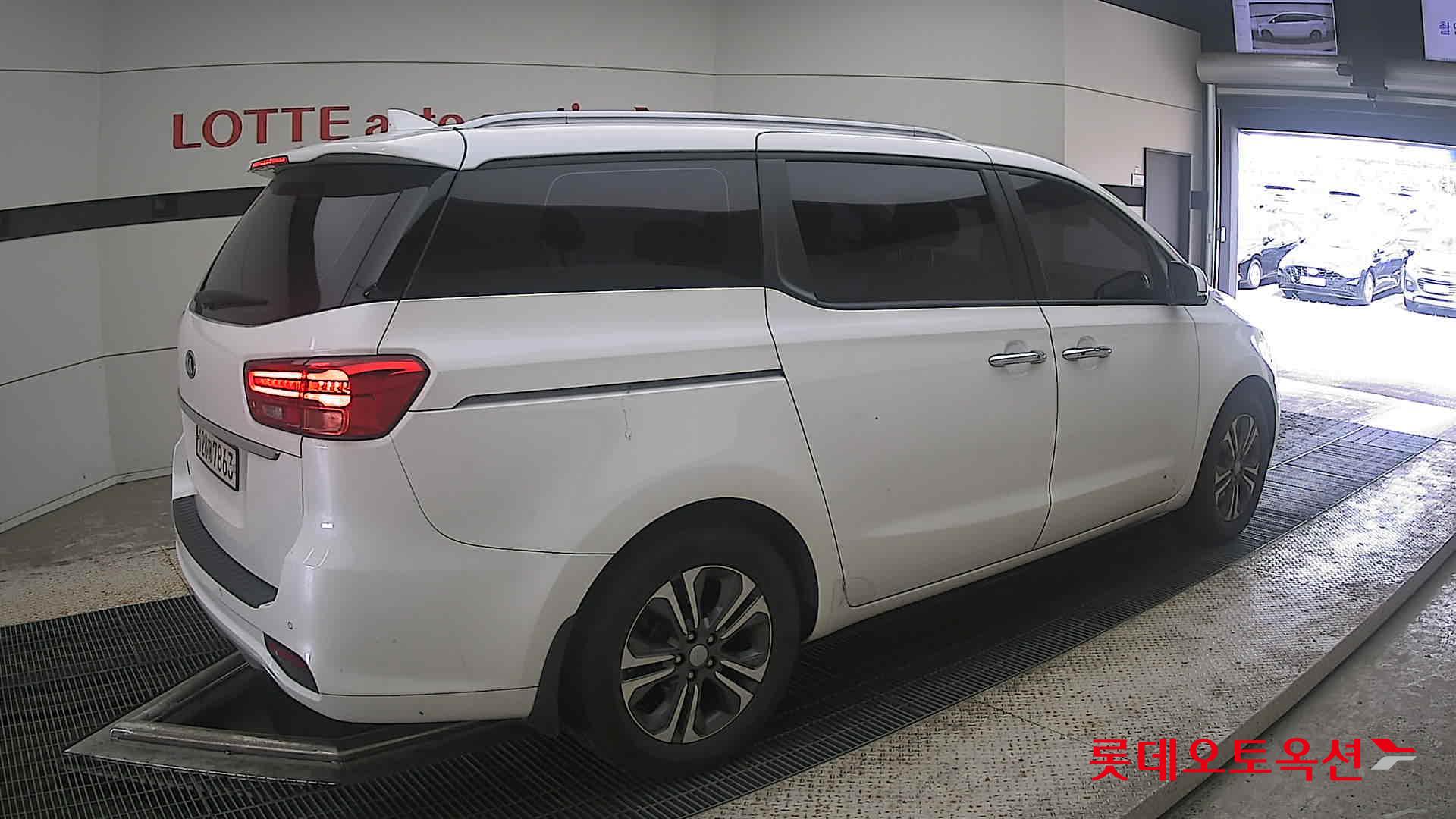 2020 - kia carnival
