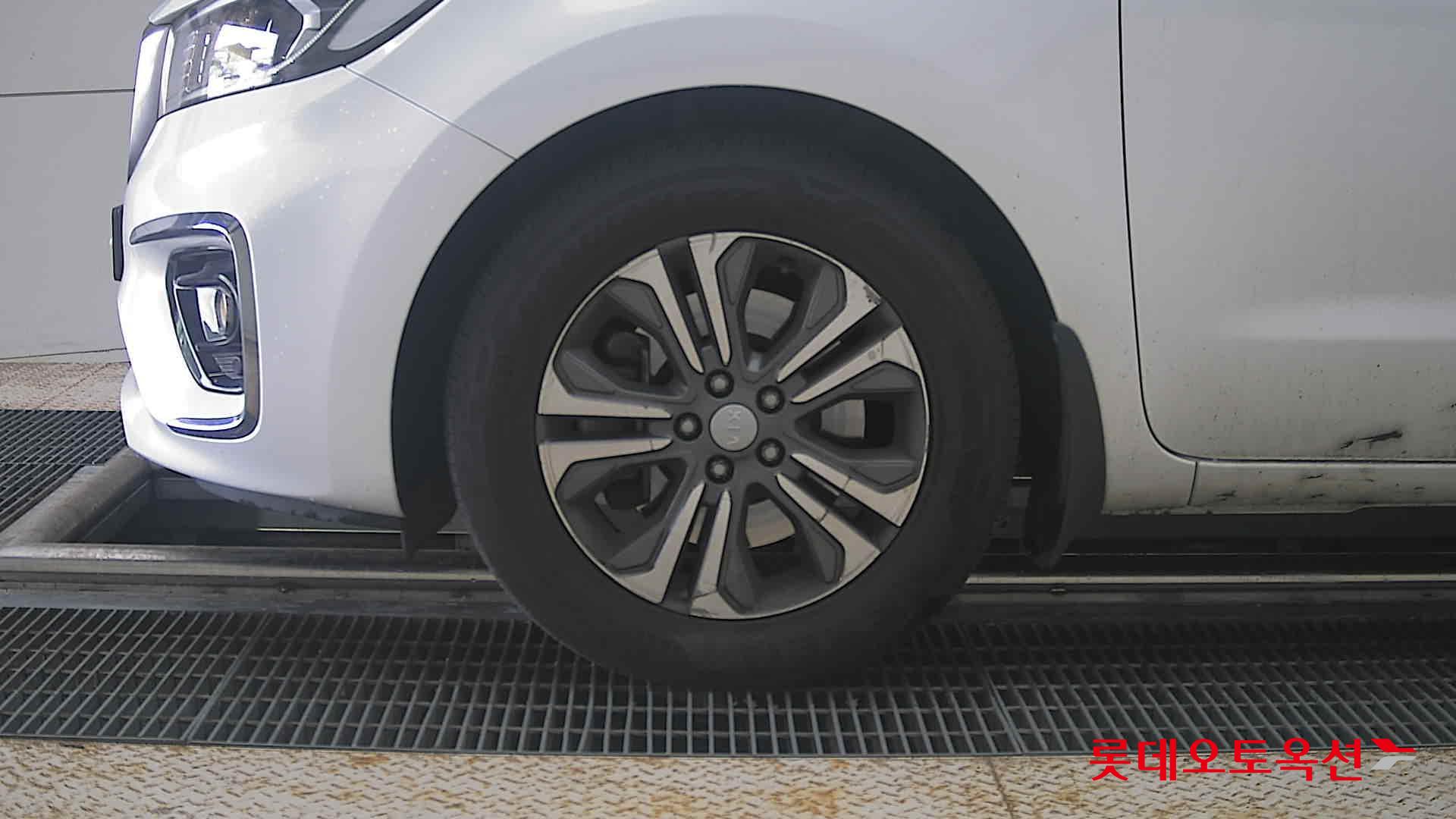 2020 - kia carnival