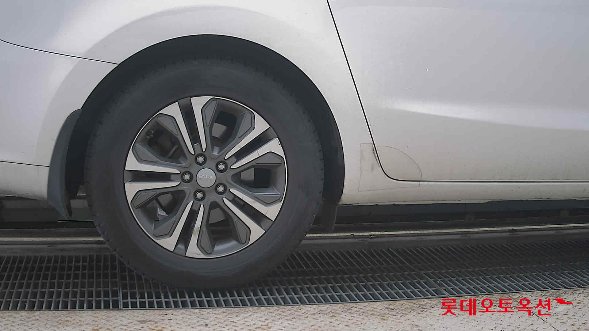 2020 - kia carnival