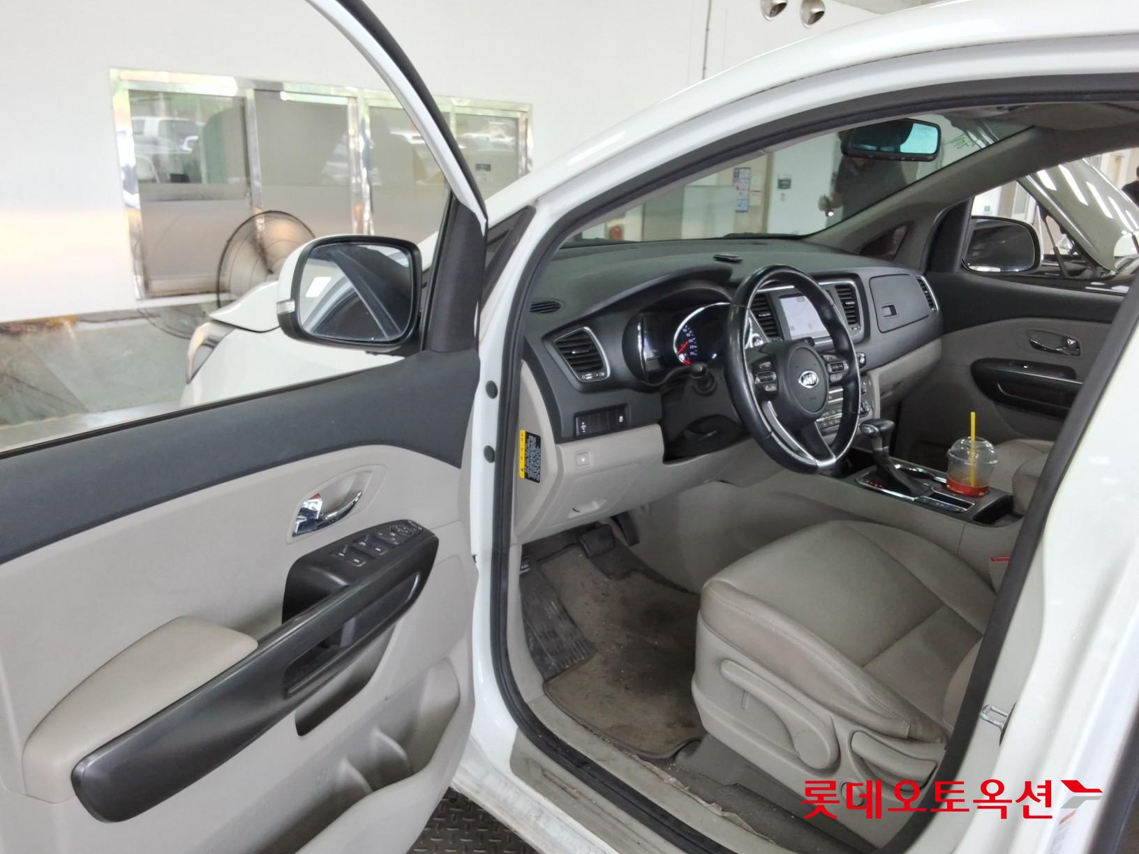 2020 - kia carnival