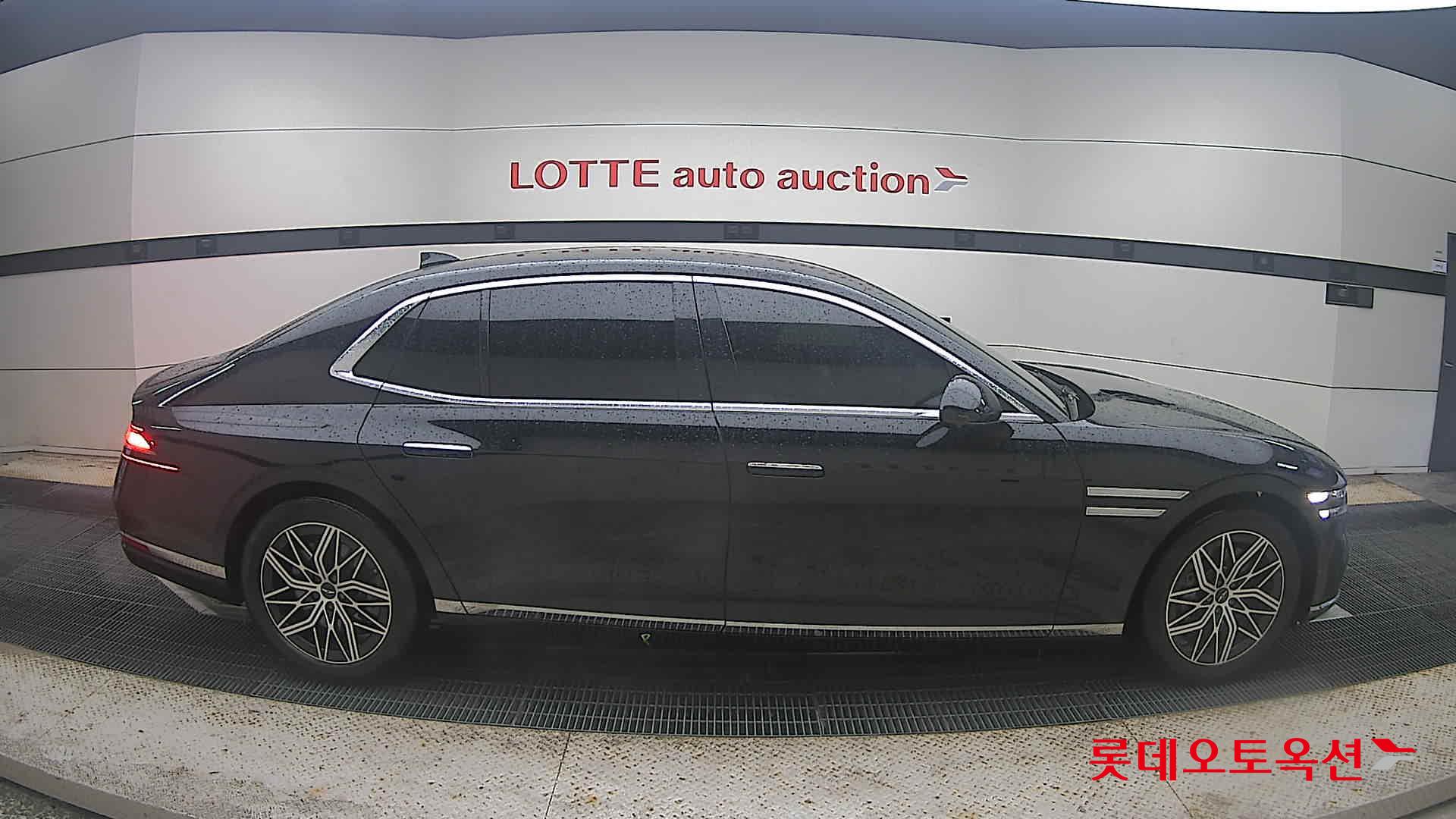 2022 - genesis g90