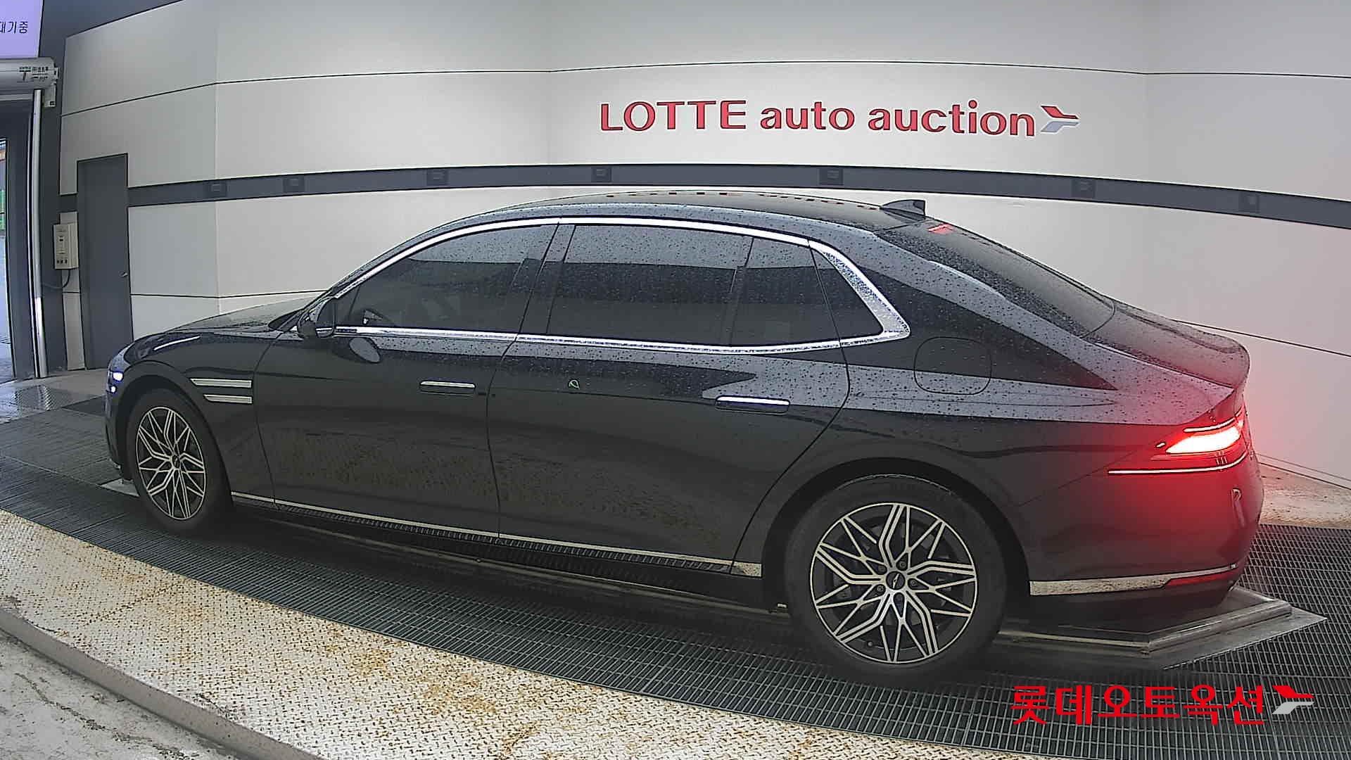 2022 - genesis g90