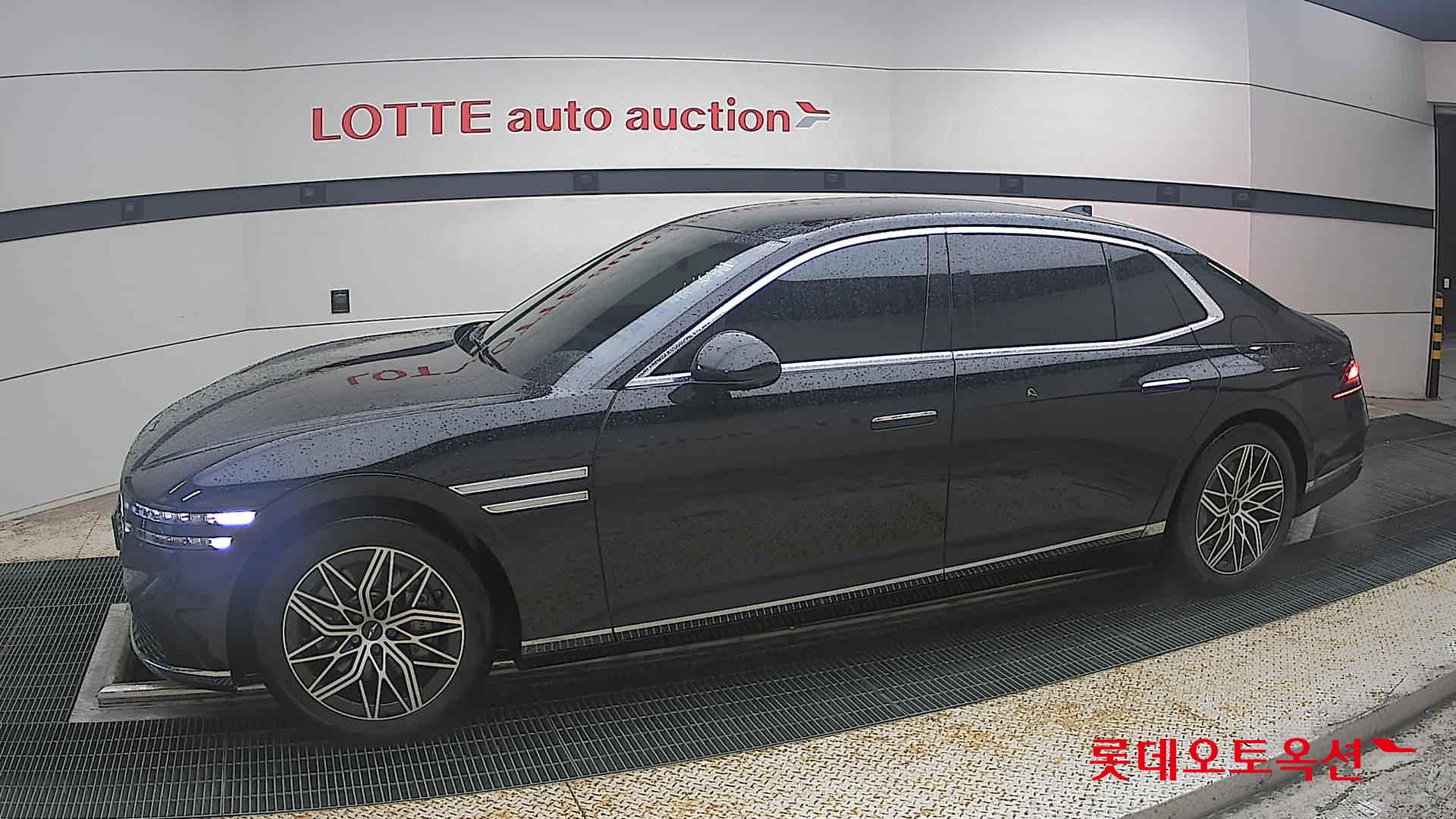 2022 - genesis g90