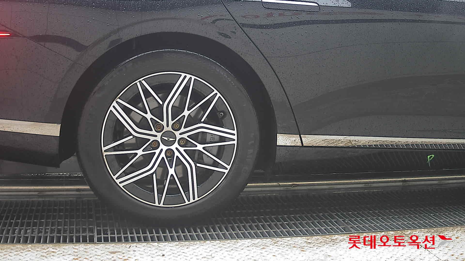 2022 - genesis g90
