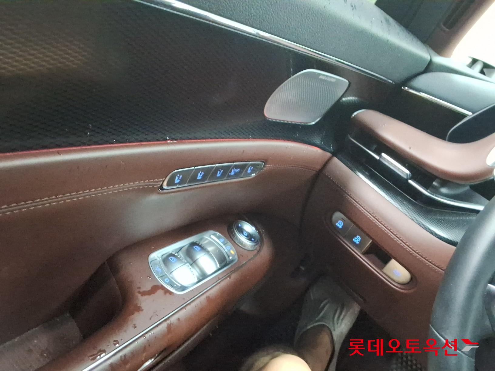 2022 - genesis g90