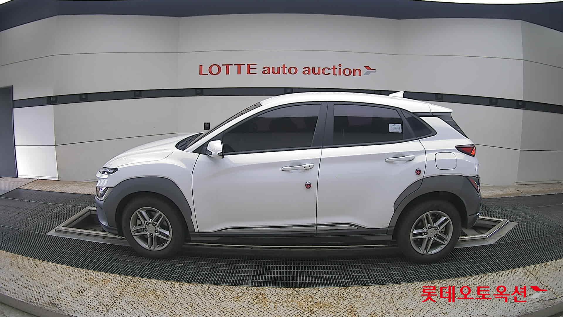 2021 - hyundai kona