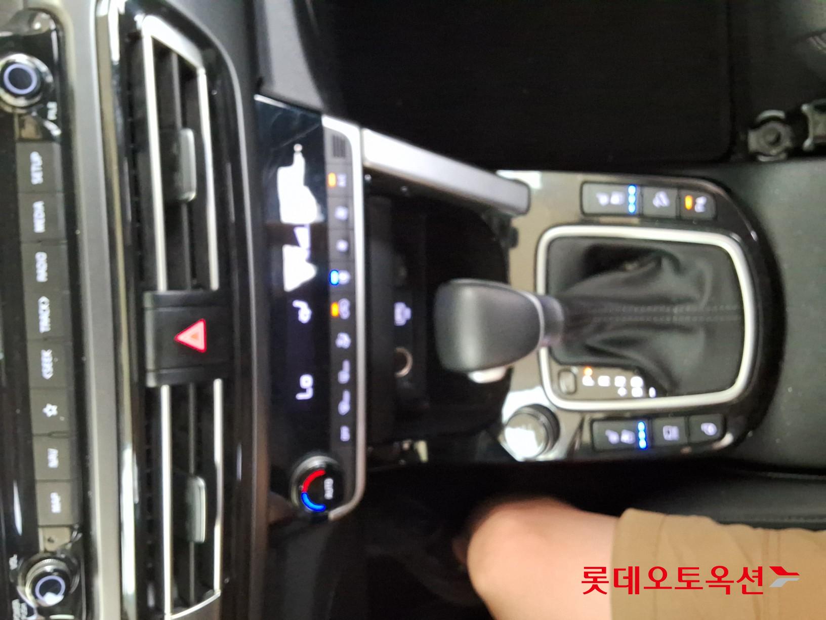 2023 - kia seltos