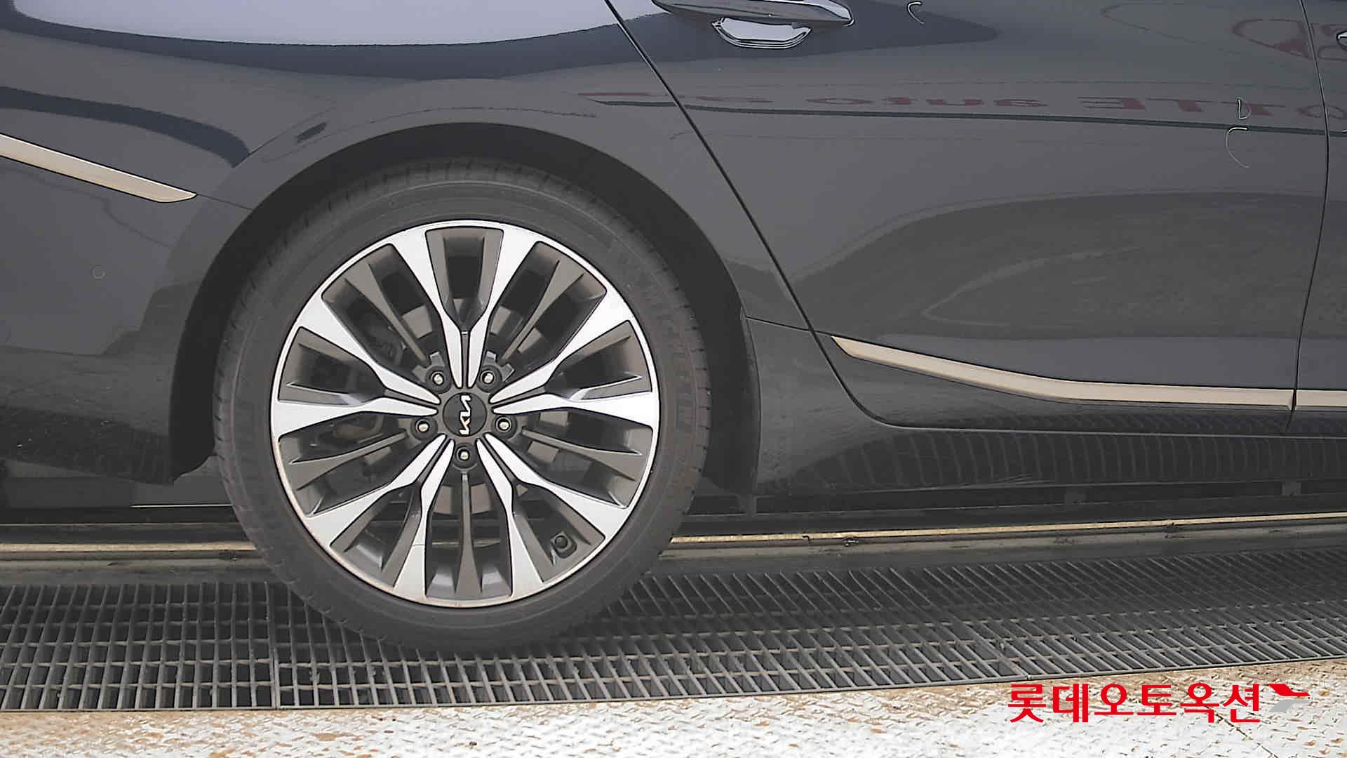 2023 - kia k8