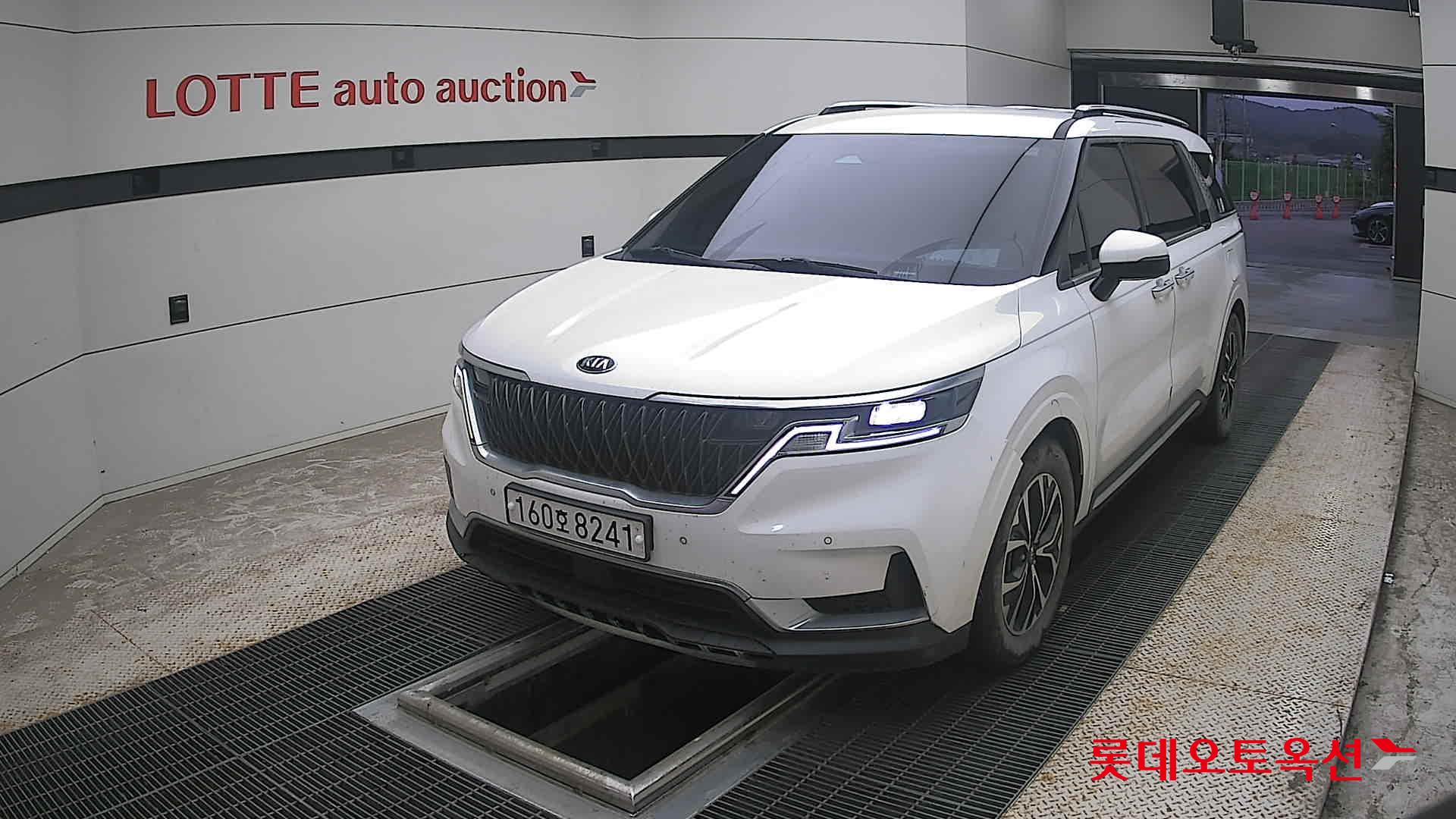 2021 - kia carnival