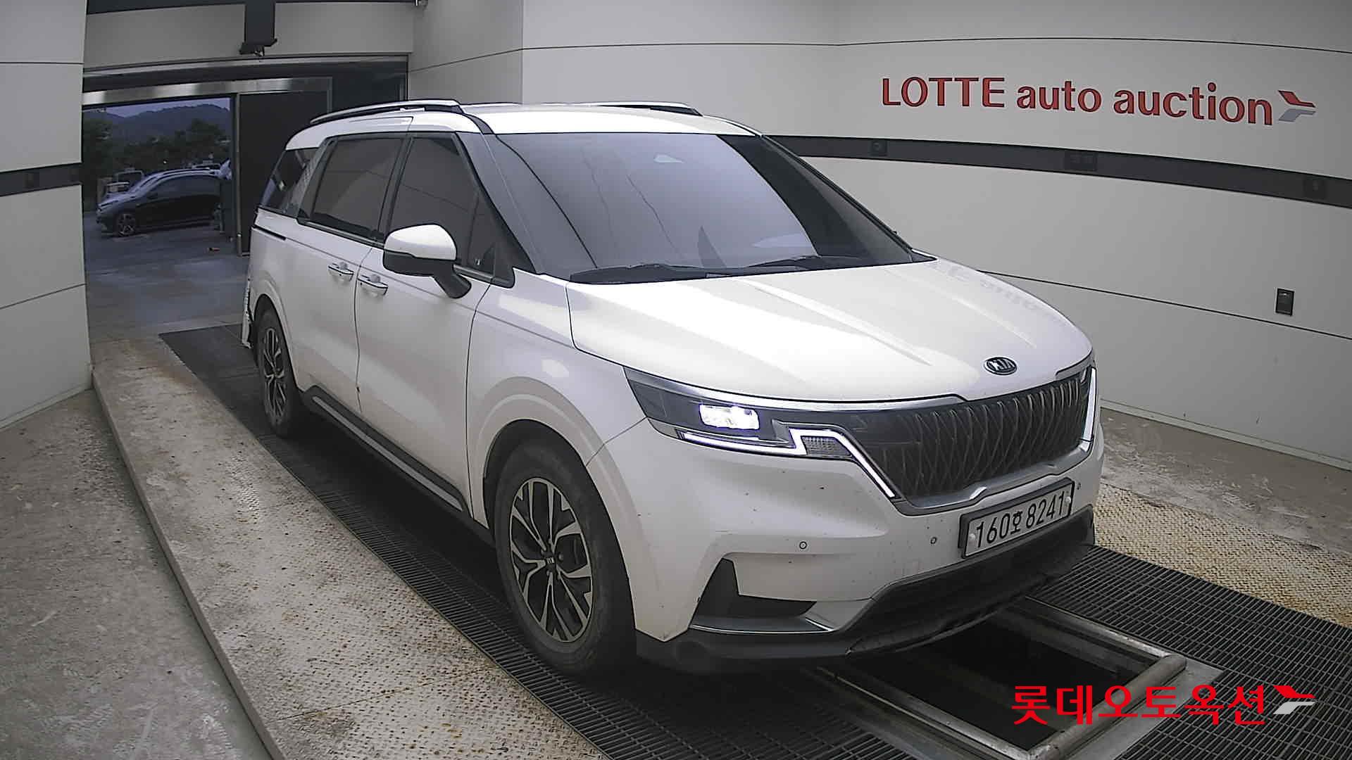 2021 - kia carnival