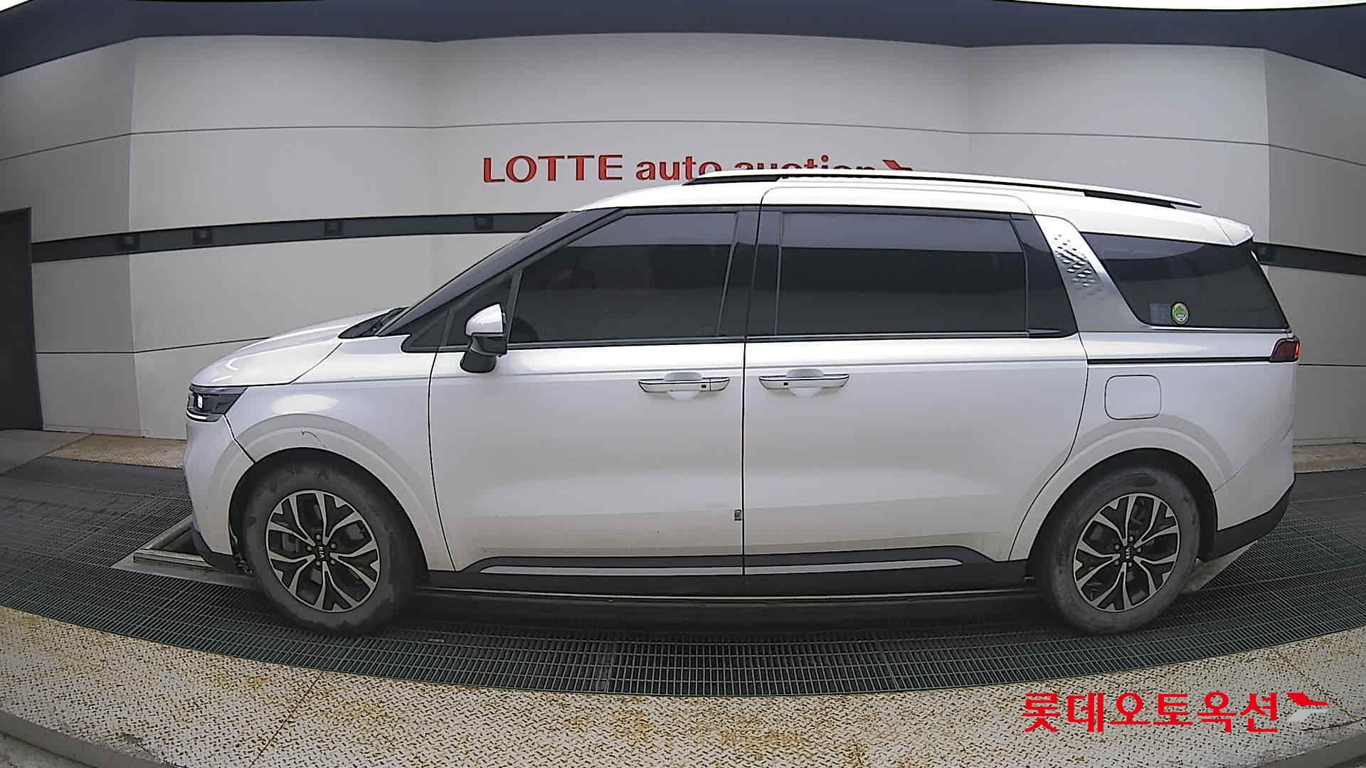 2021 - kia carnival