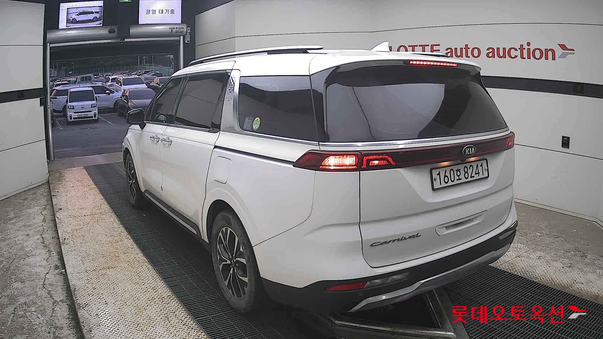 2021 - kia carnival