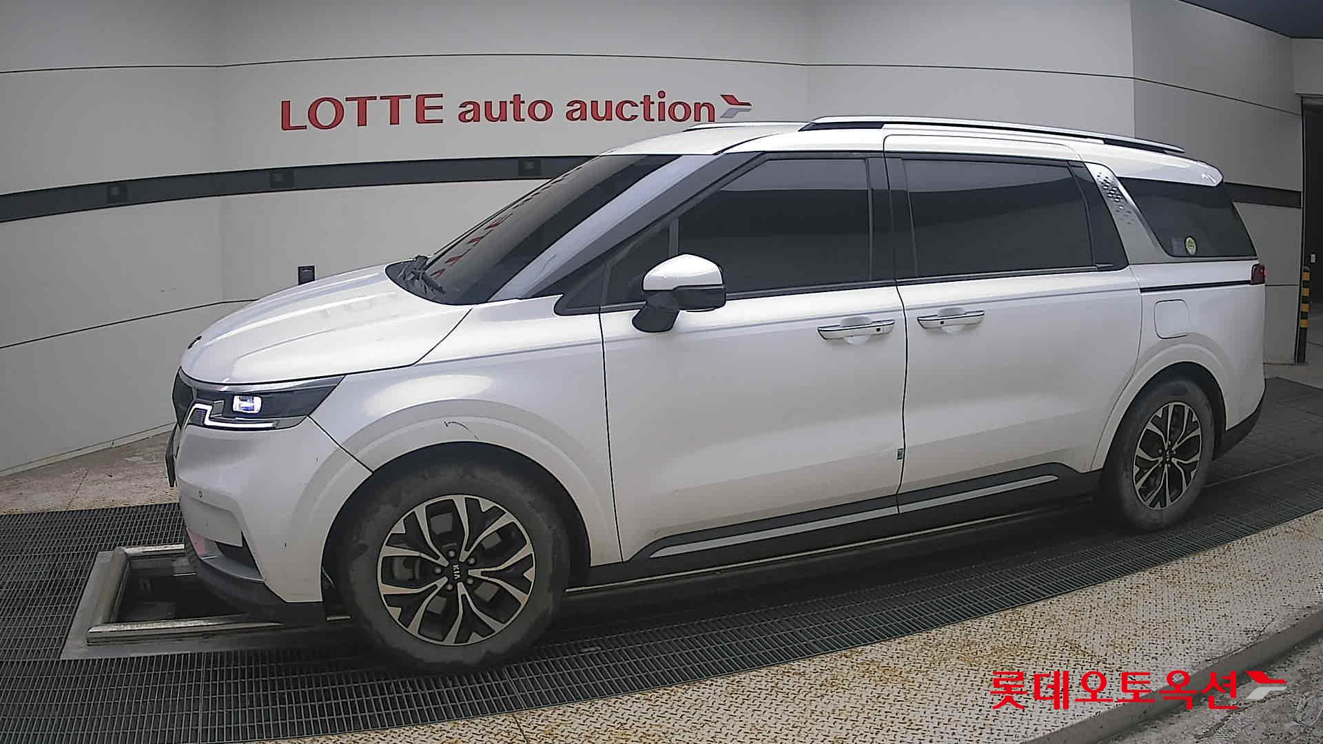 2021 - kia carnival