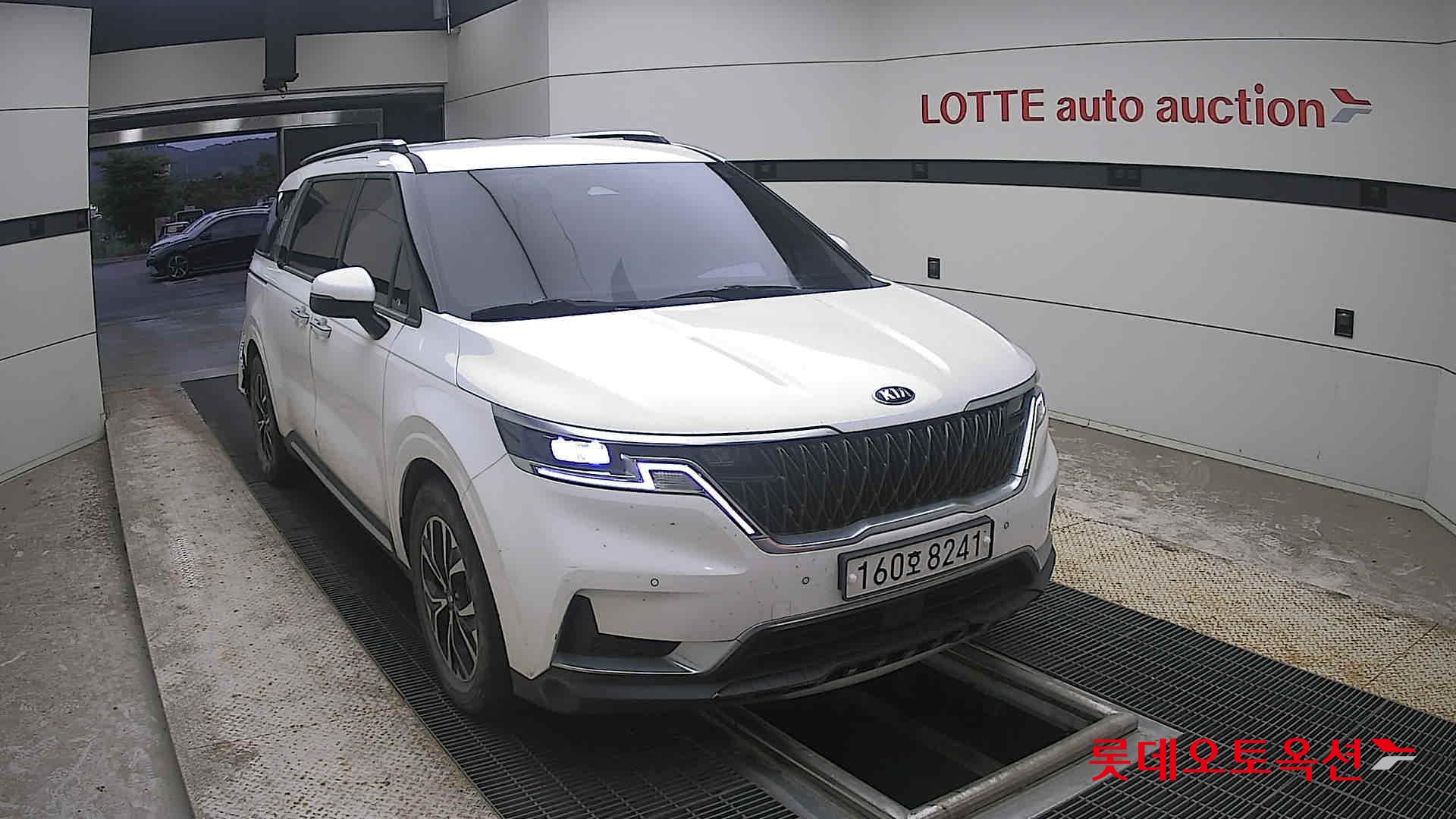 2021 - kia carnival