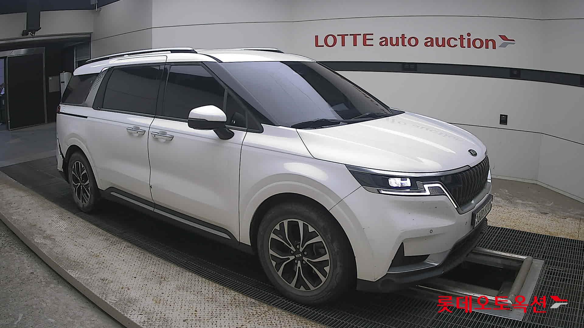 2021 - kia carnival