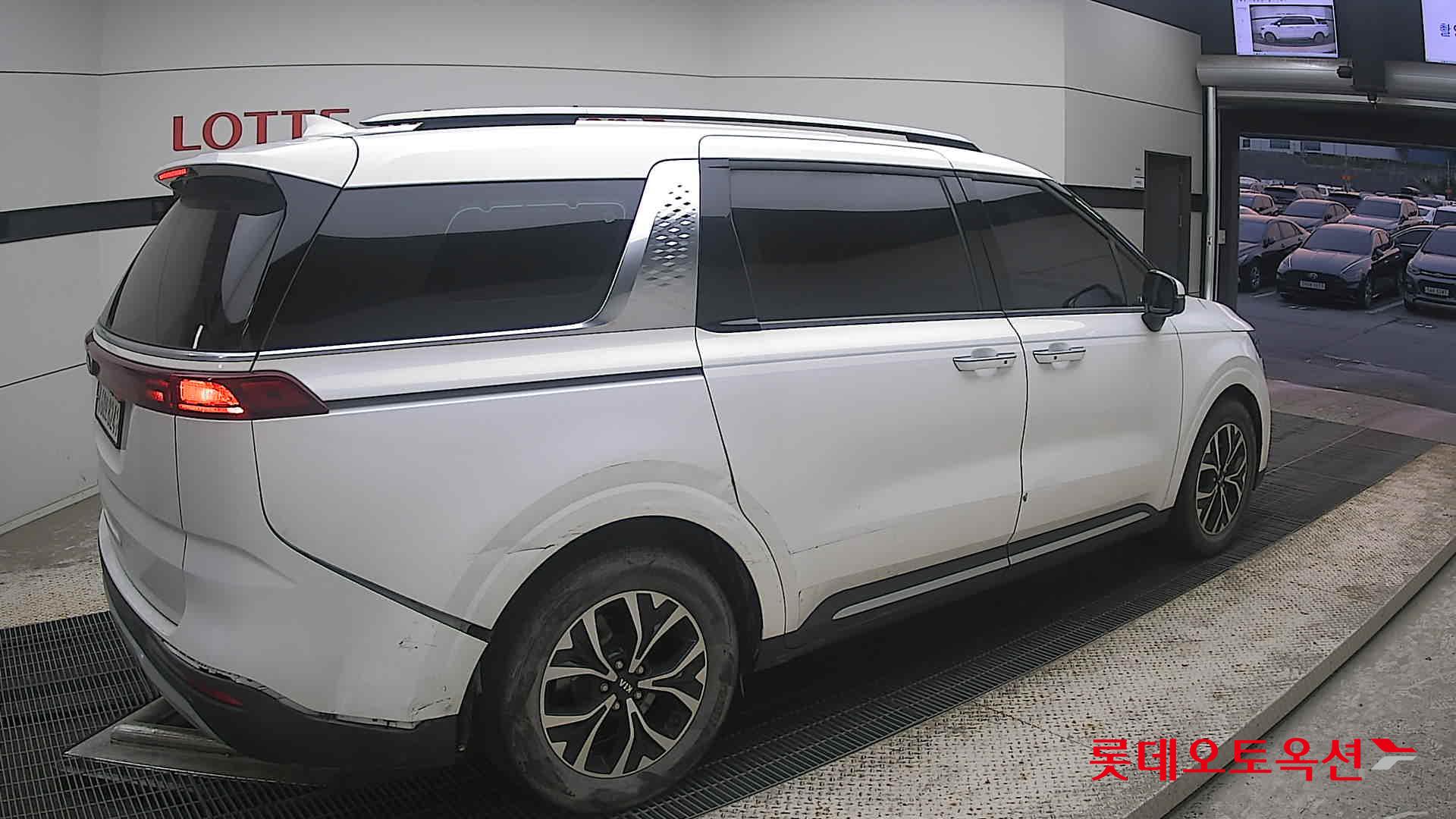 2021 - kia carnival