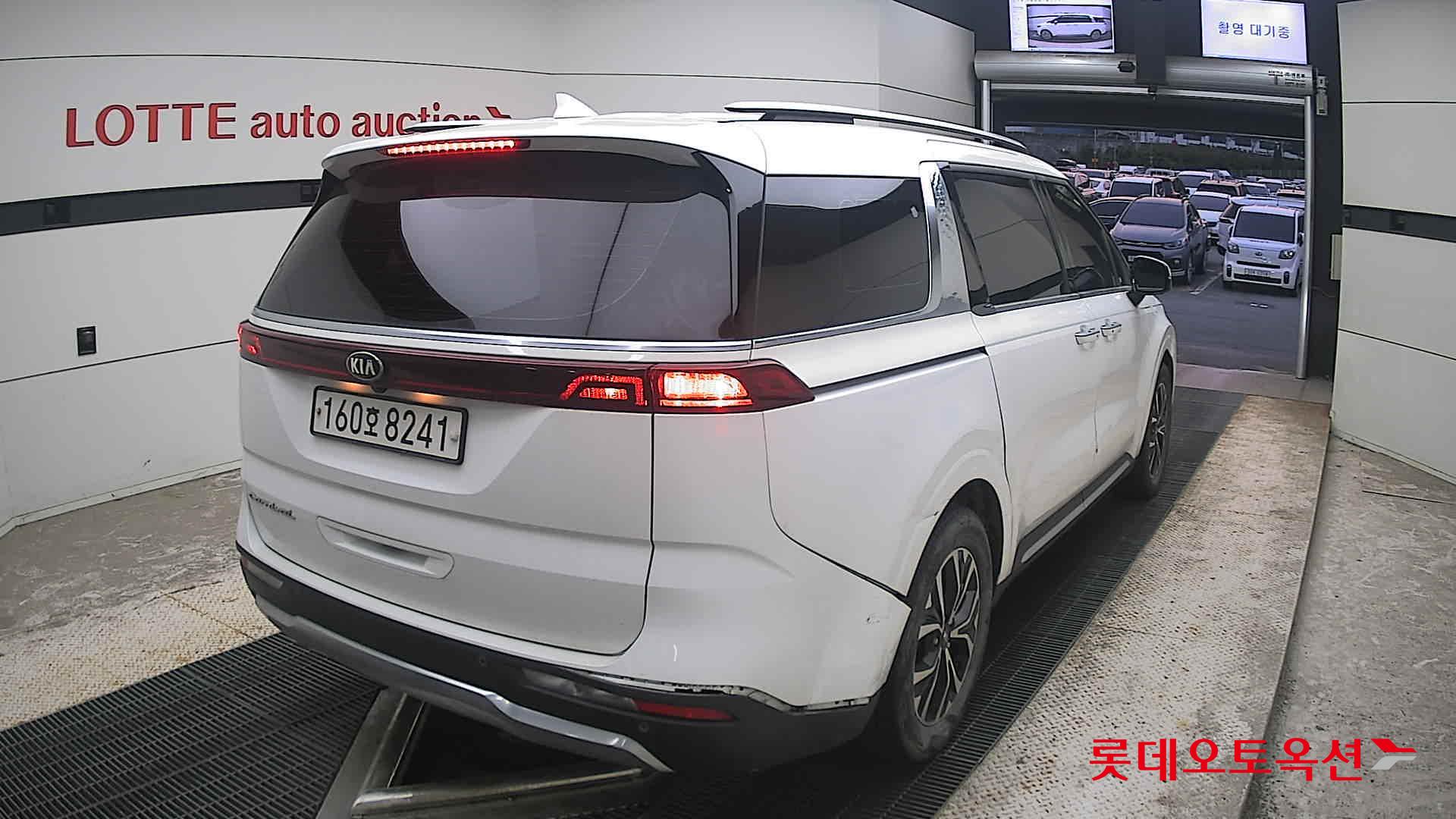 2021 - kia carnival