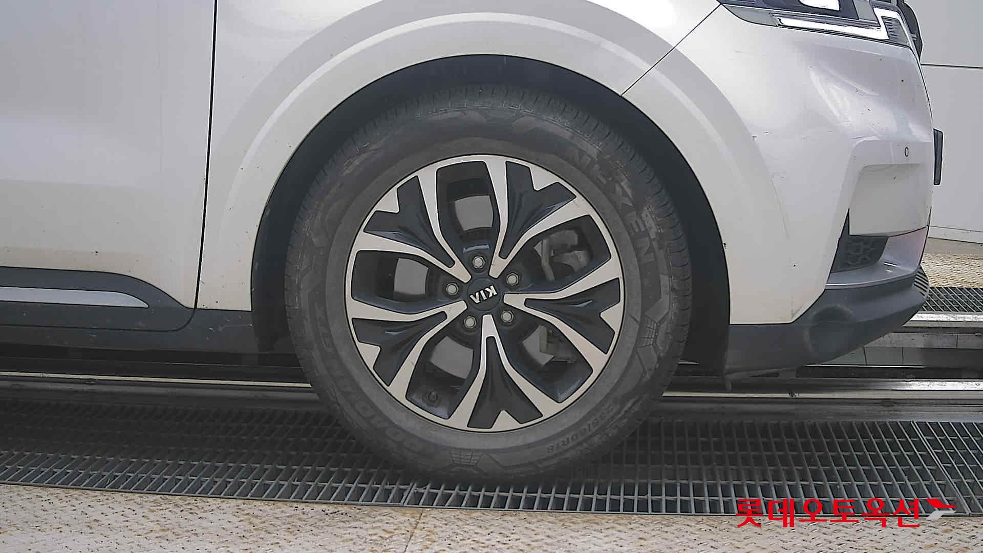 2021 - kia carnival