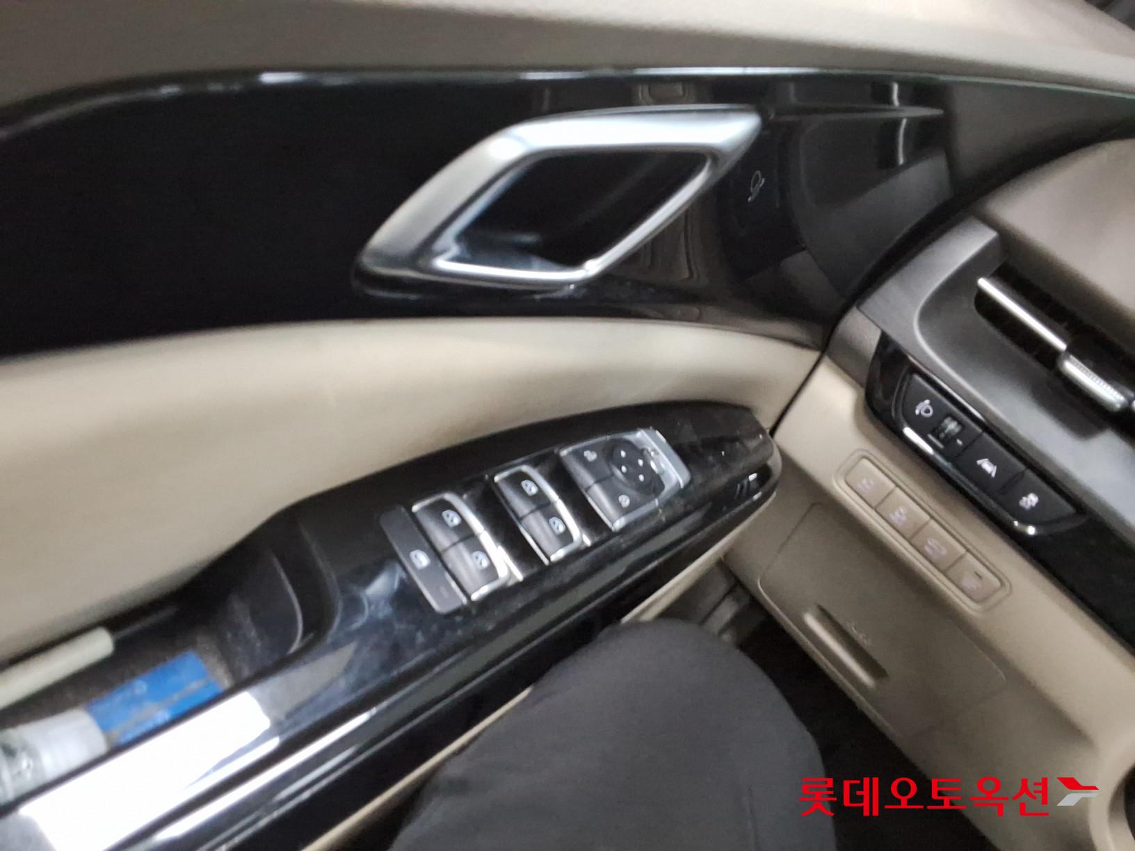 2021 - kia carnival