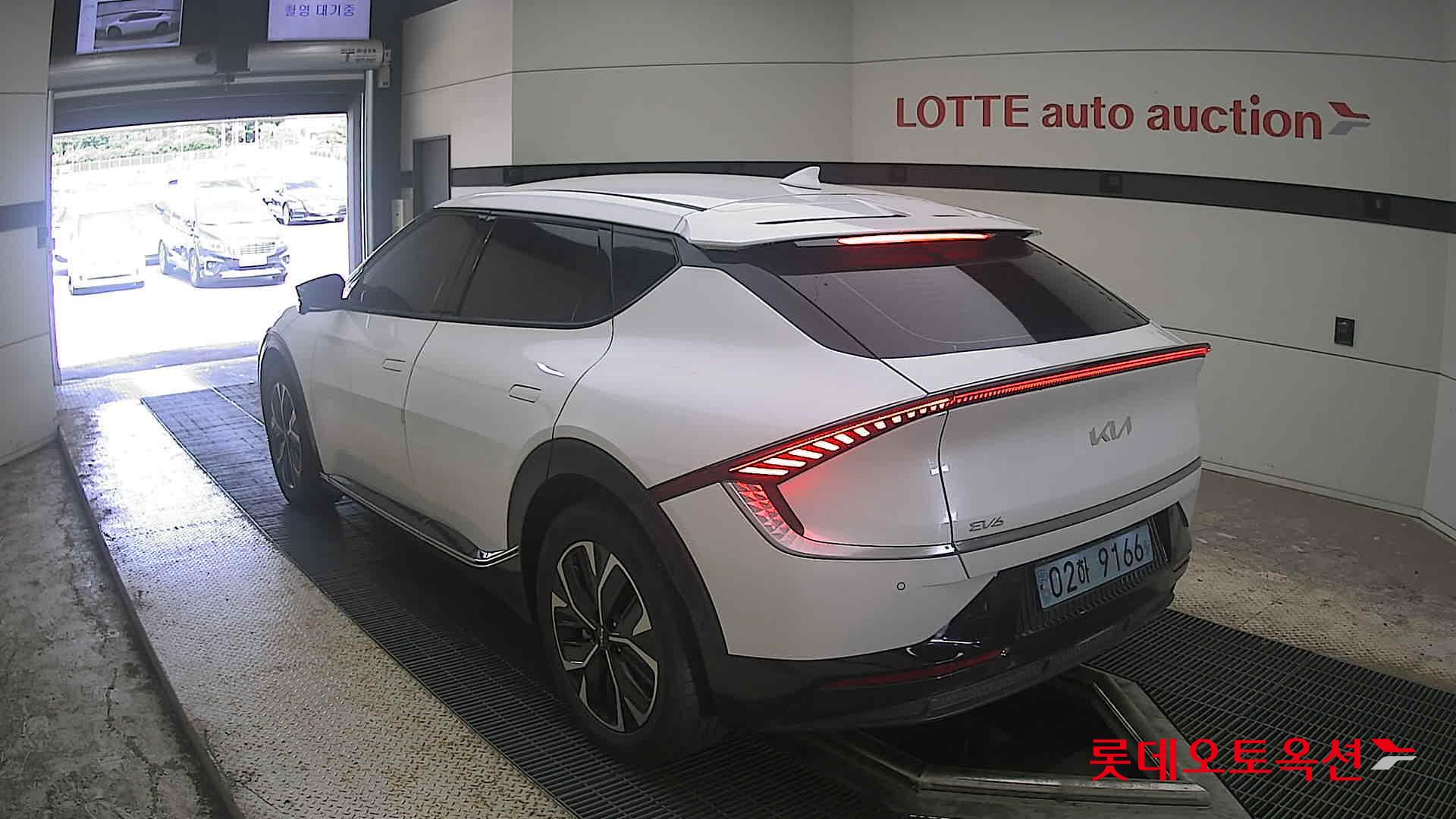 2022 - kia ev6