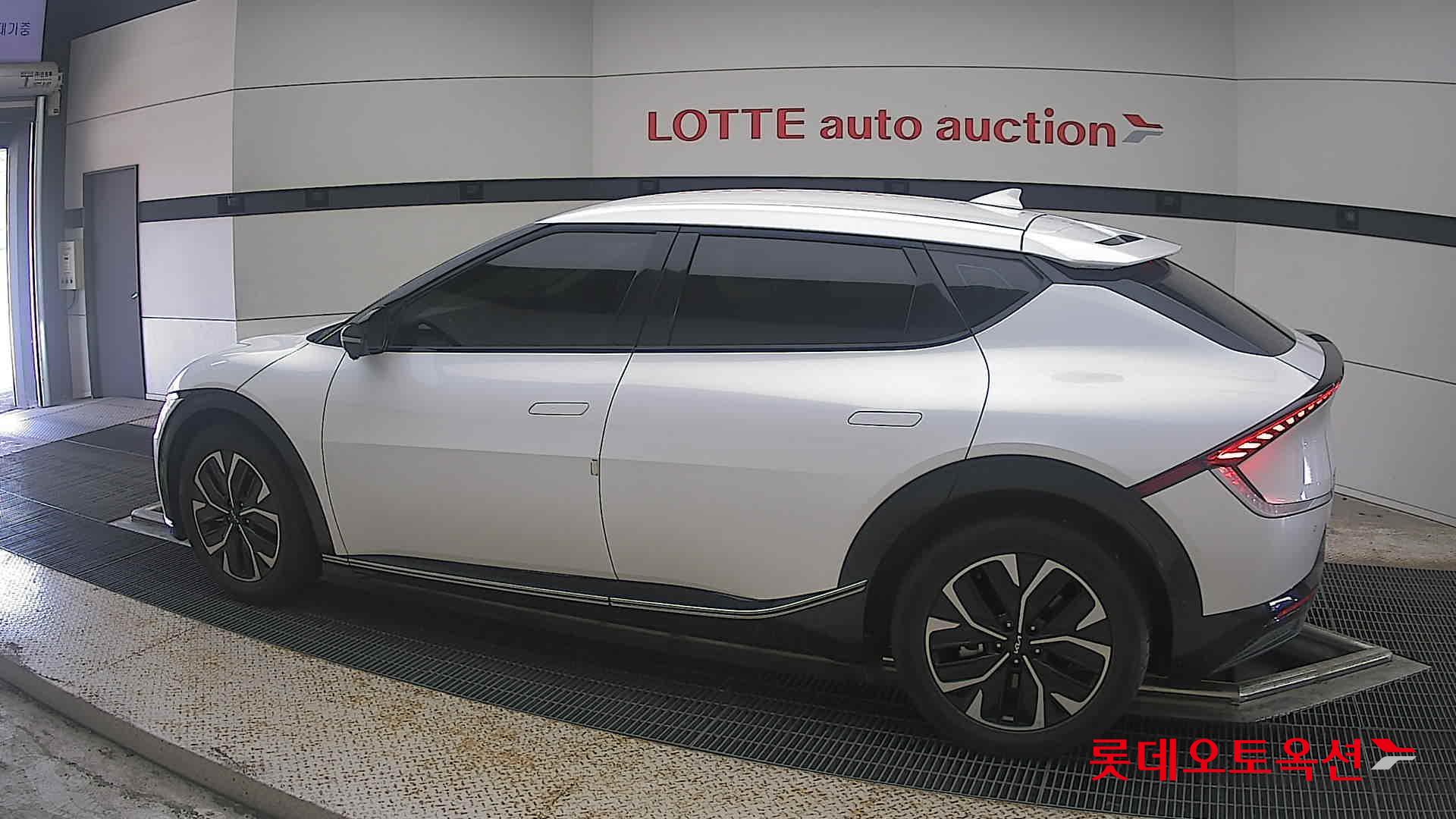 2022 - kia ev6