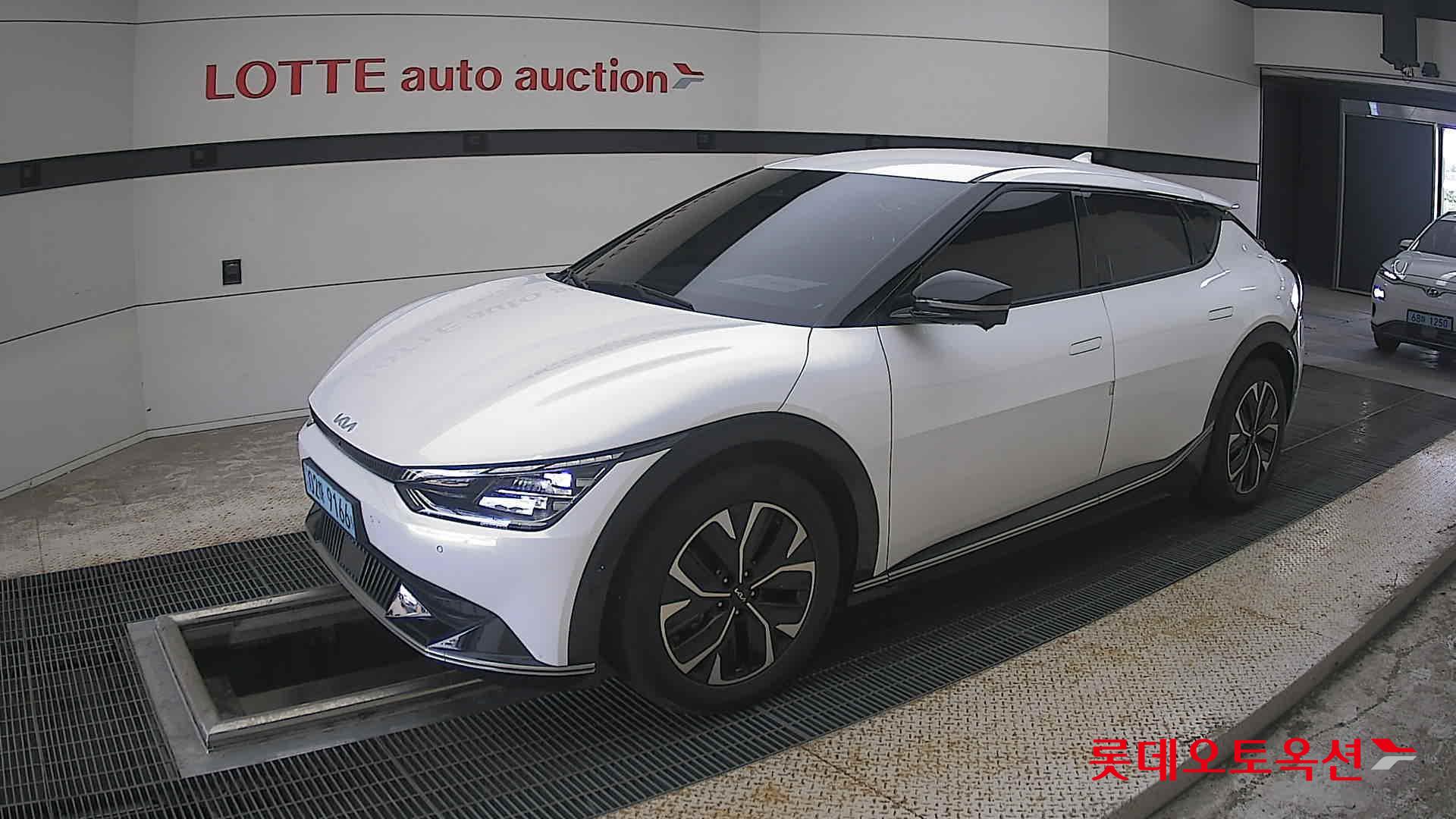 2022 - kia ev6
