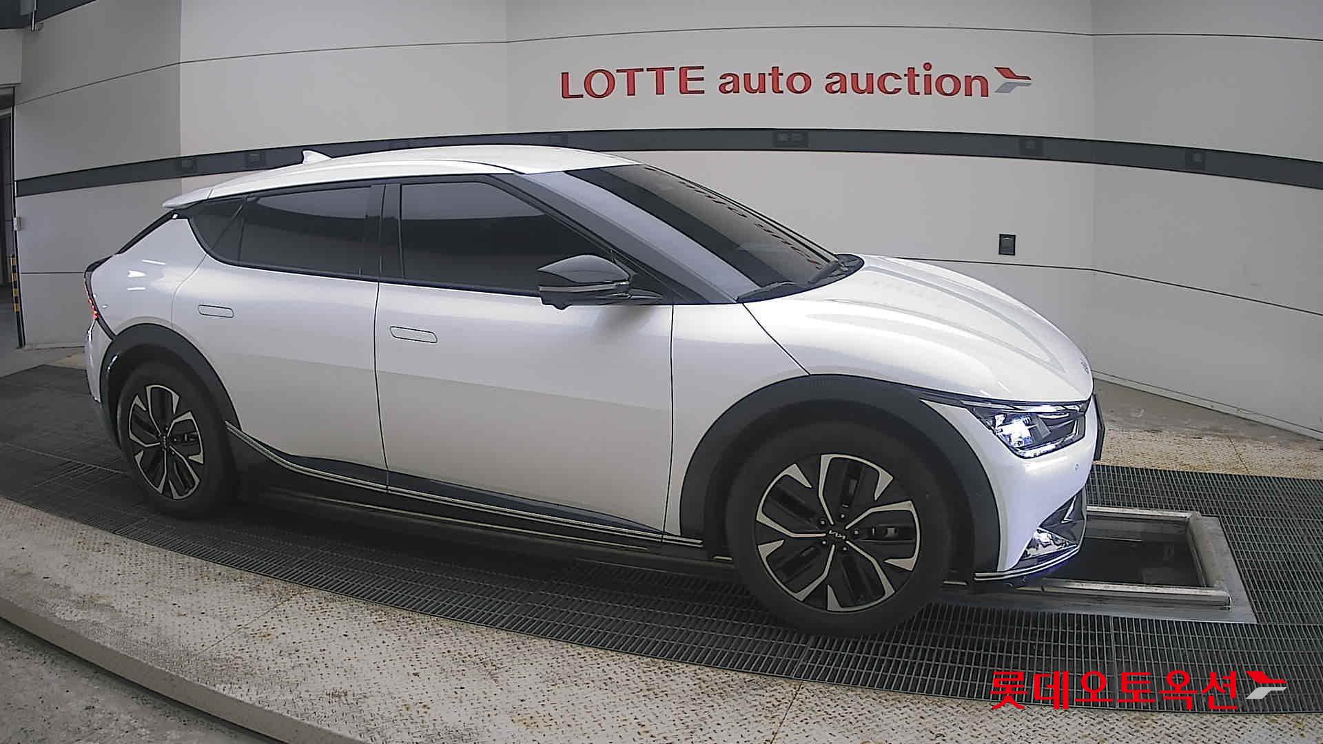 2022 - kia ev6