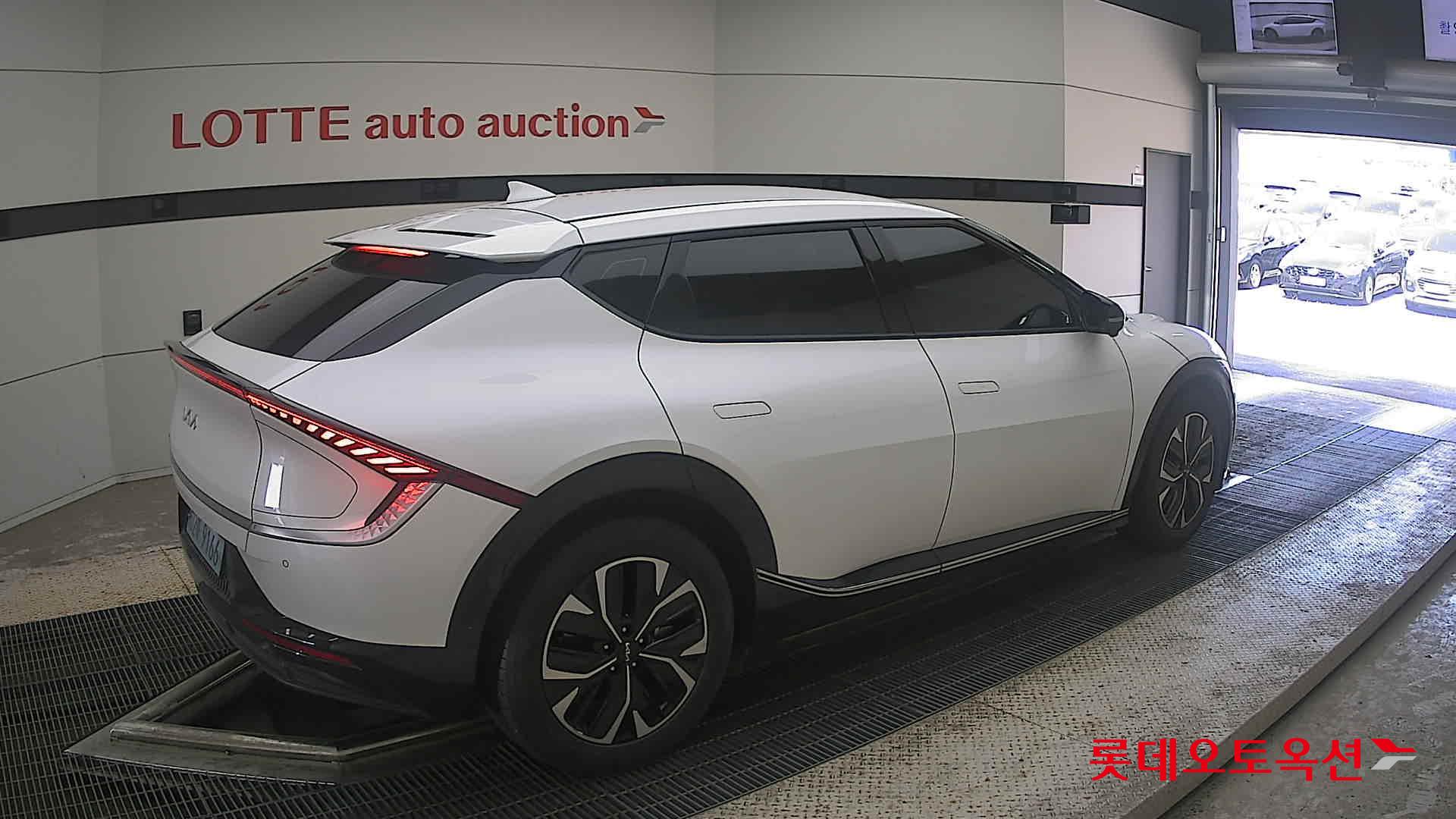 2022 - kia ev6