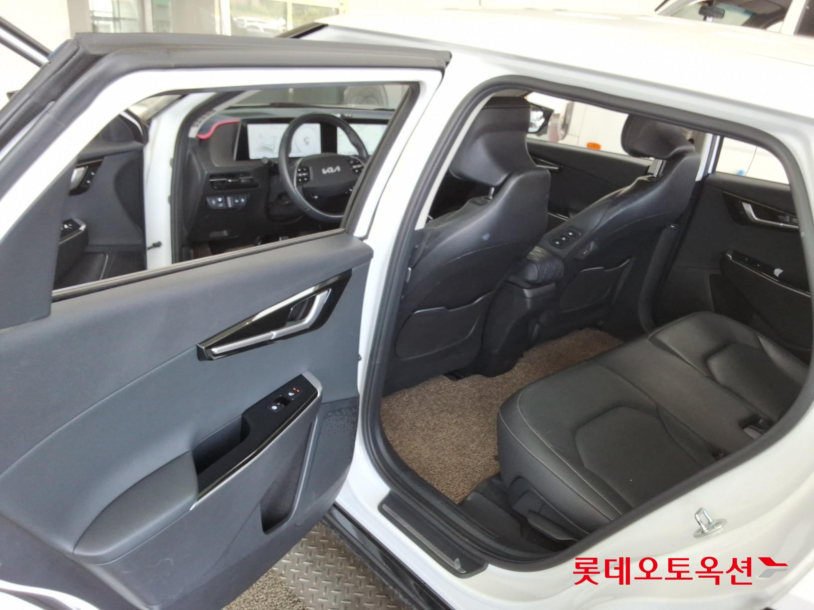 2022 - kia ev6