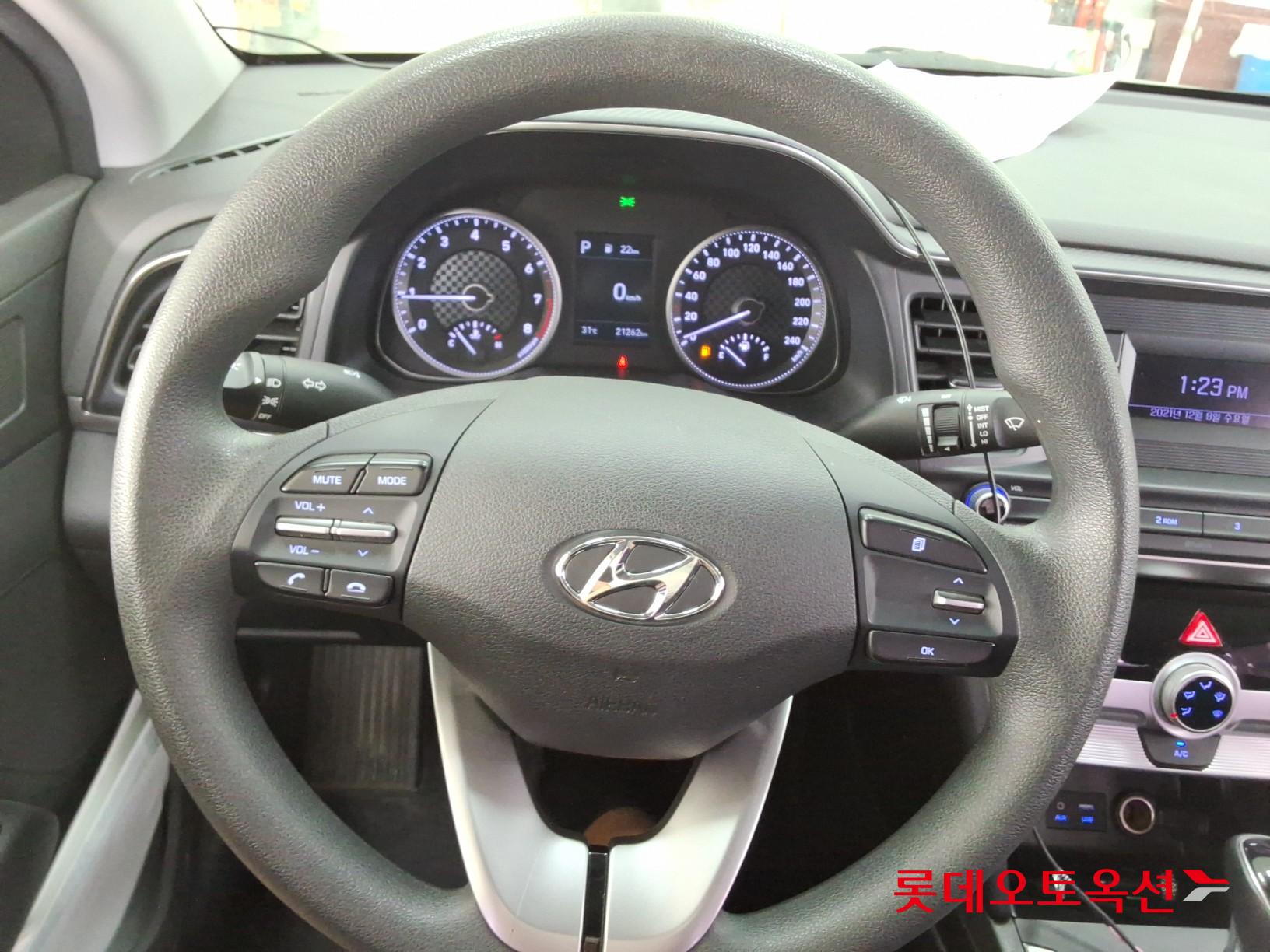 2020 - hyundai avante