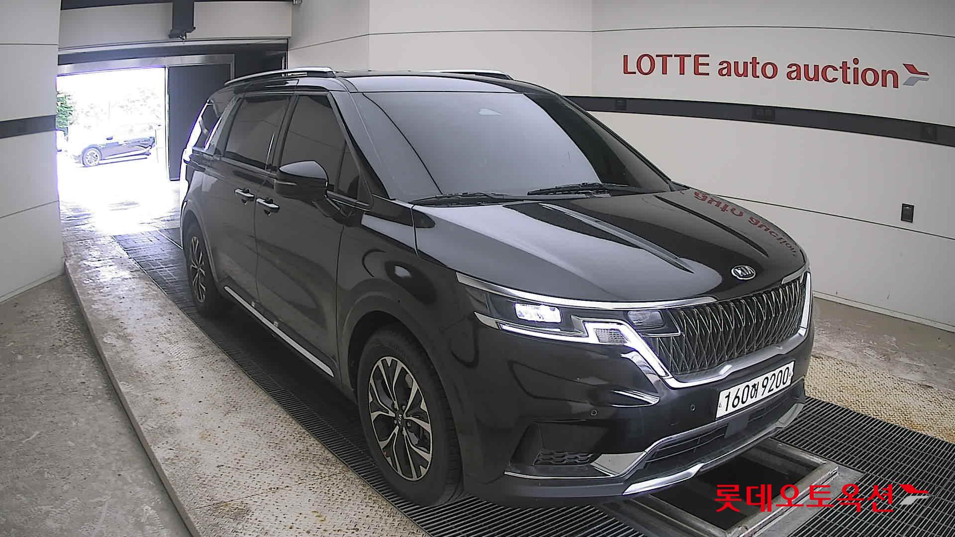 2021 - kia carnival