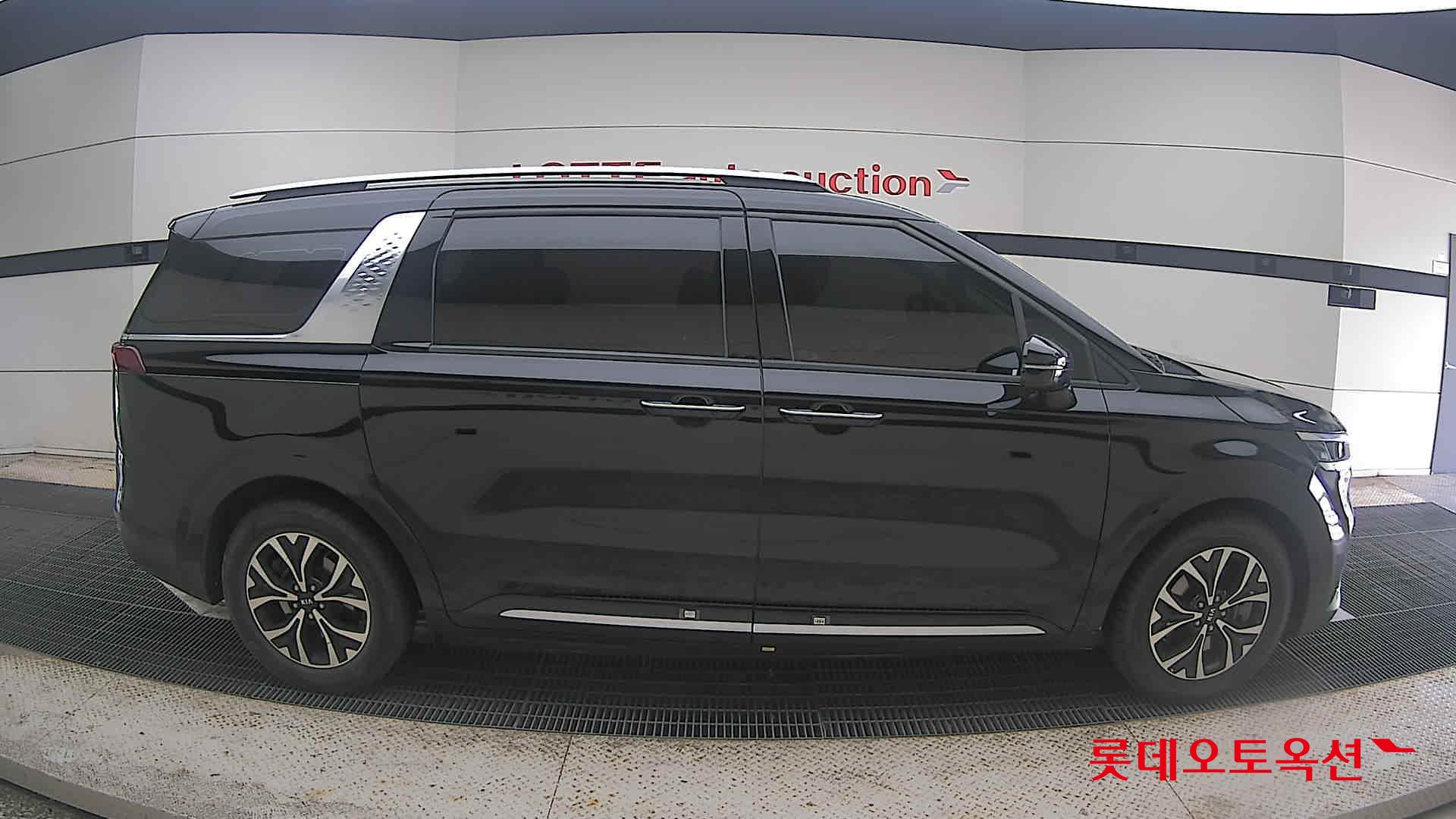 2021 - kia carnival