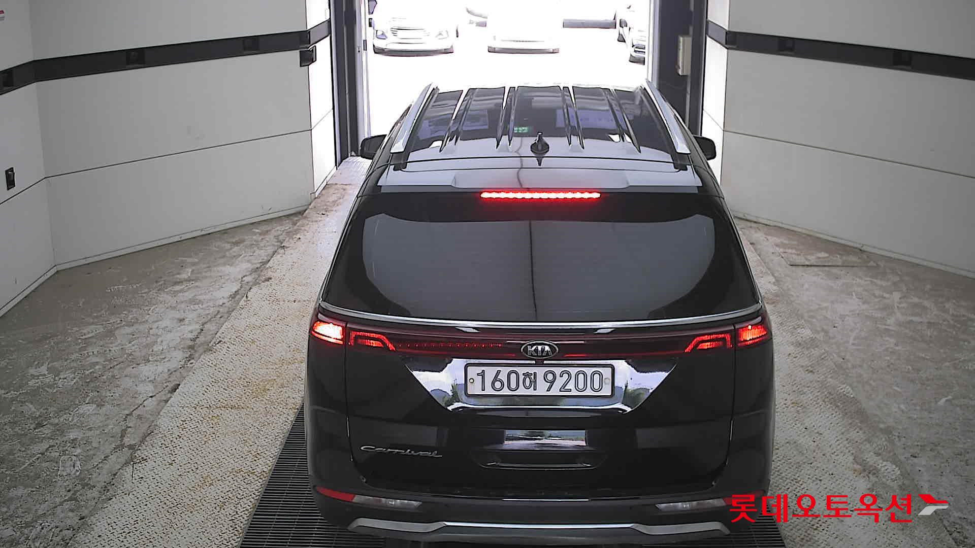 2021 - kia carnival