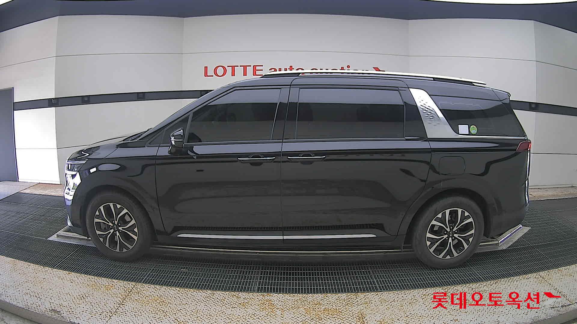 2021 - kia carnival