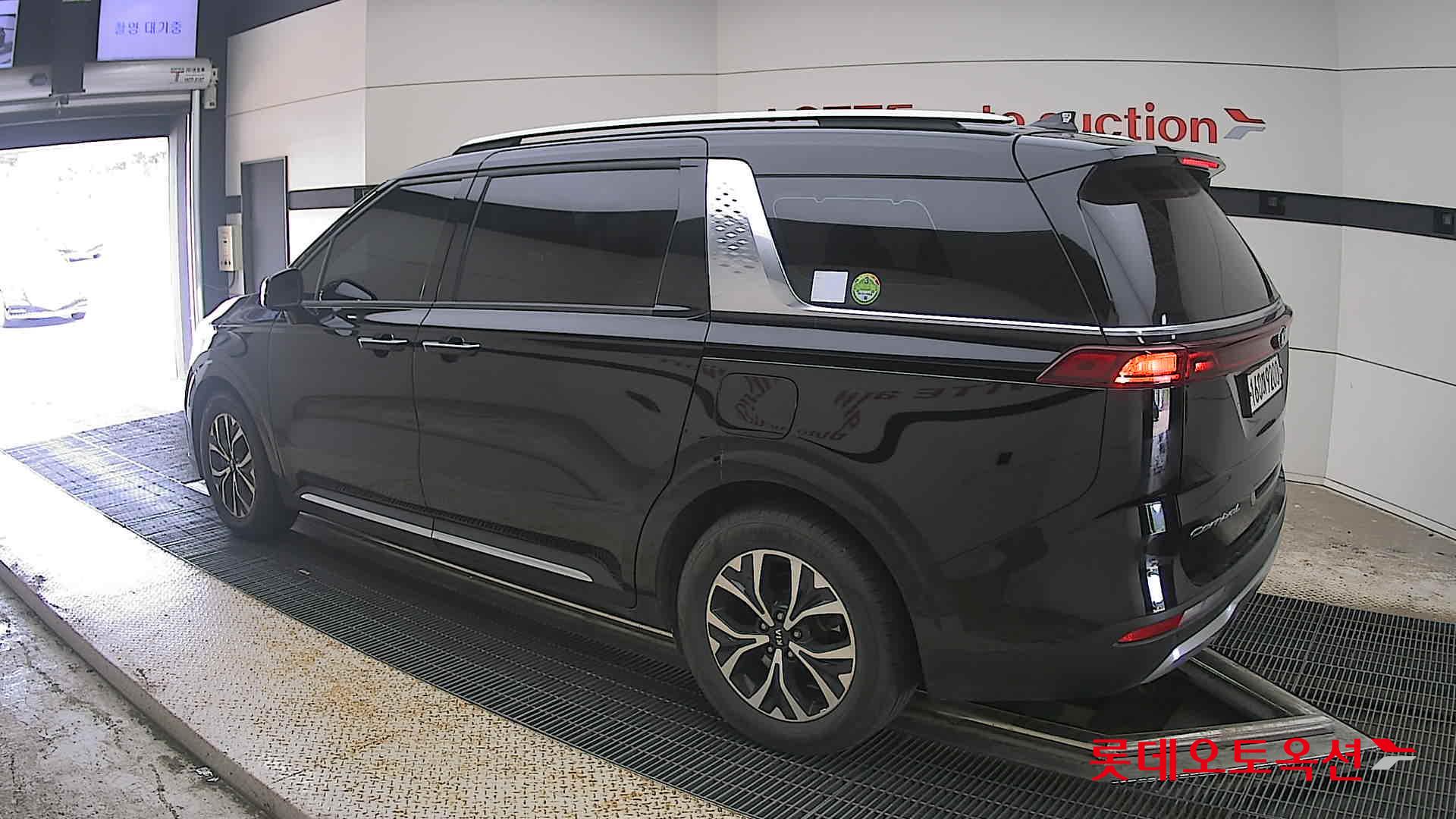 2021 - kia carnival