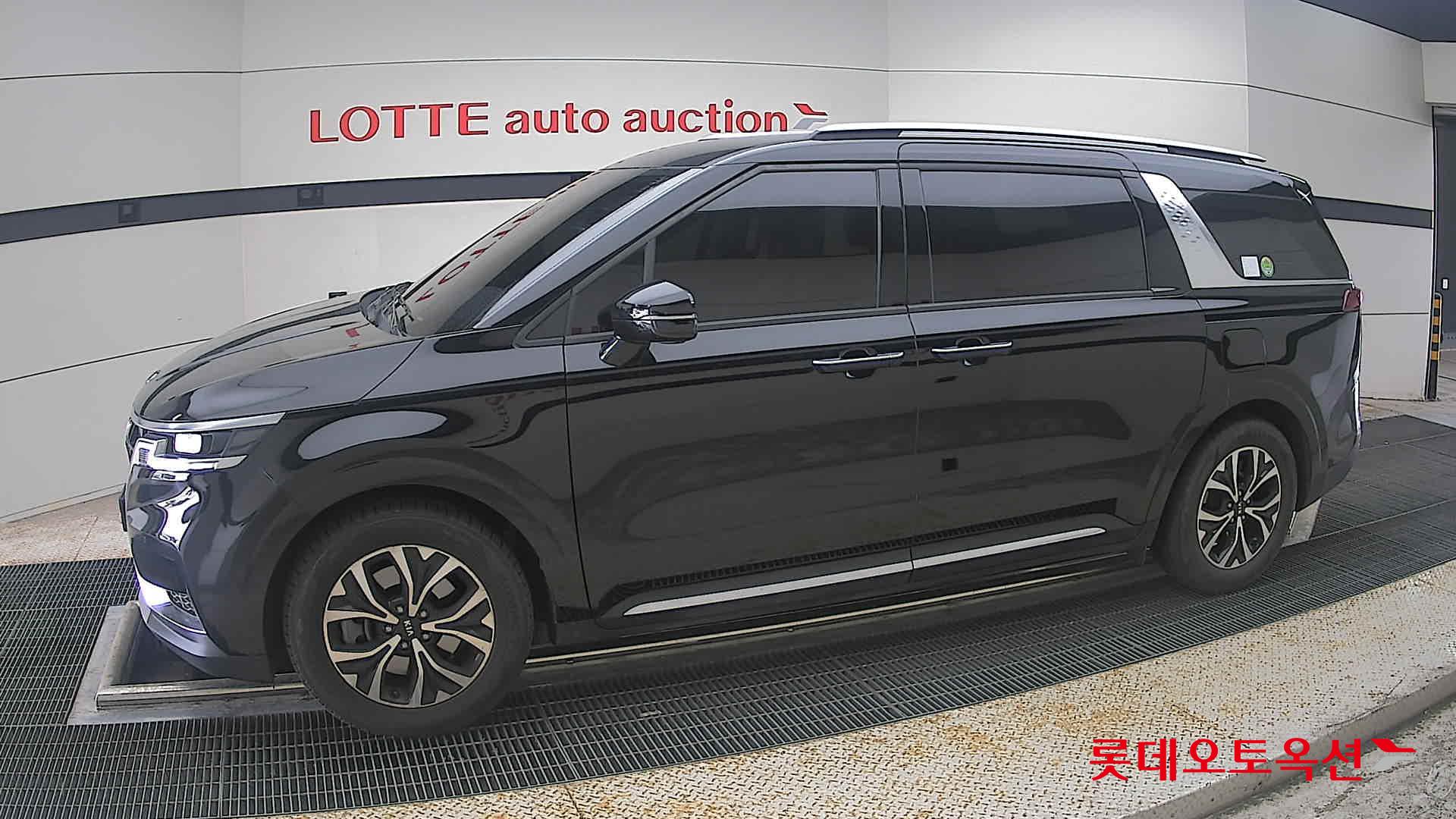 2021 - kia carnival
