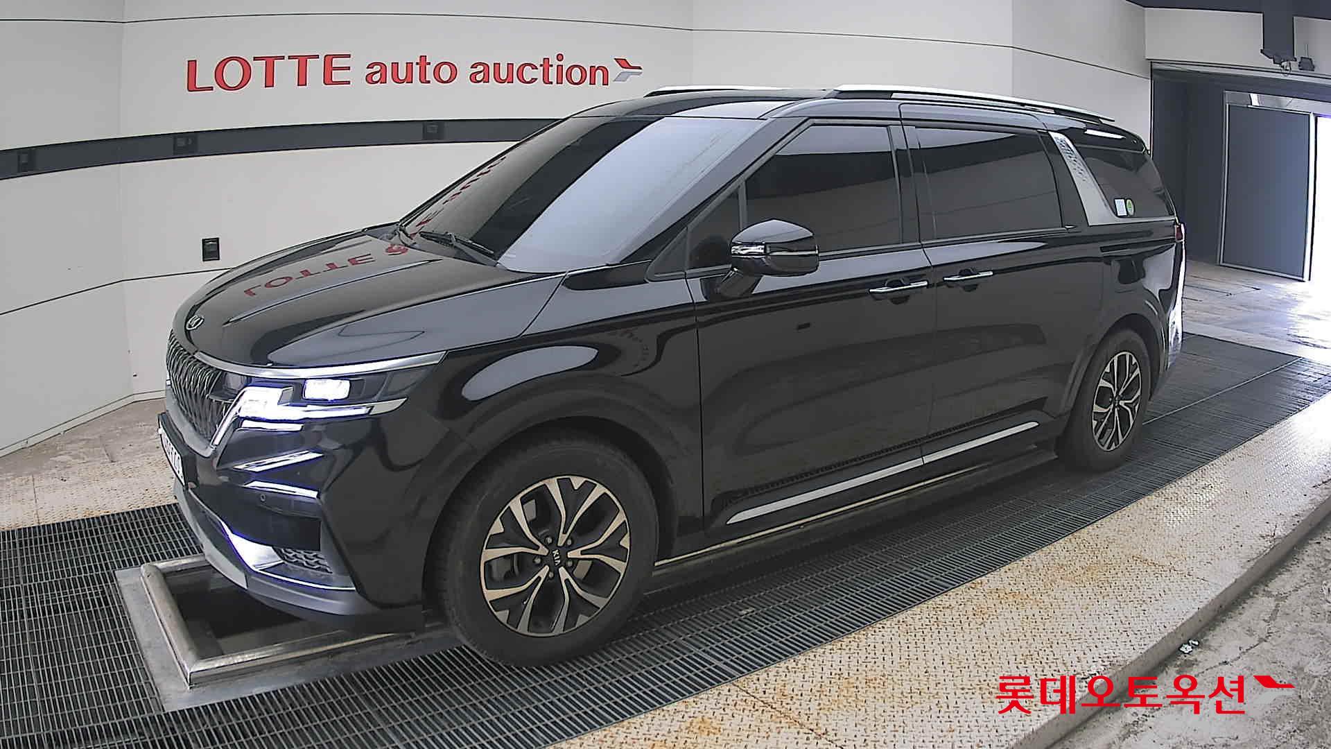 2021 - kia carnival